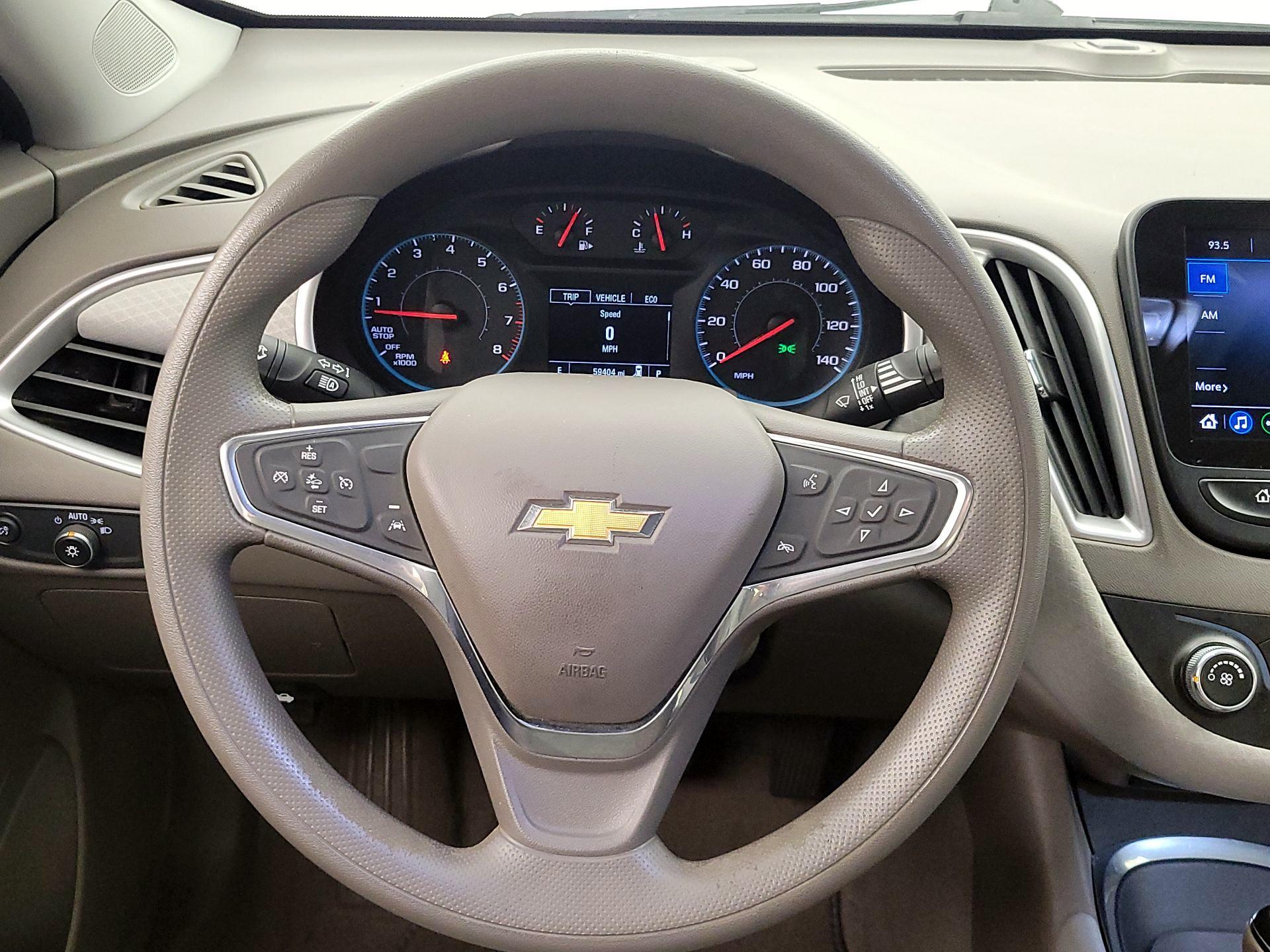 Thumbnail: 2020 Chevrolet Malibu - 10