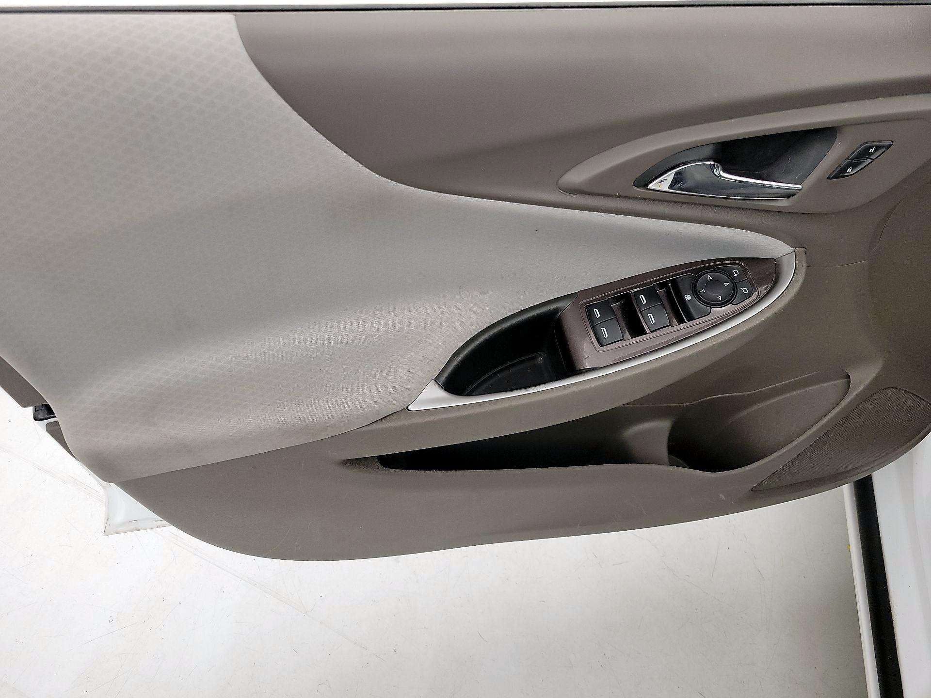 Thumbnail: 2020 Chevrolet Malibu - 12