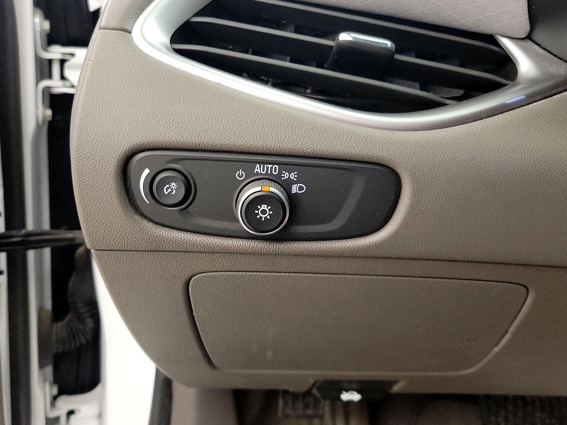 Thumbnail: 2020 Chevrolet Malibu - 13