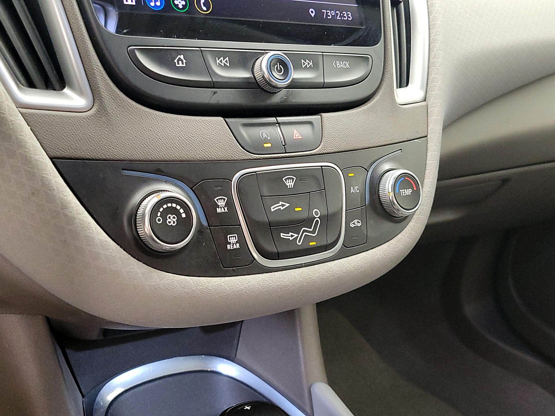 Thumbnail: 2020 Chevrolet Malibu - 16