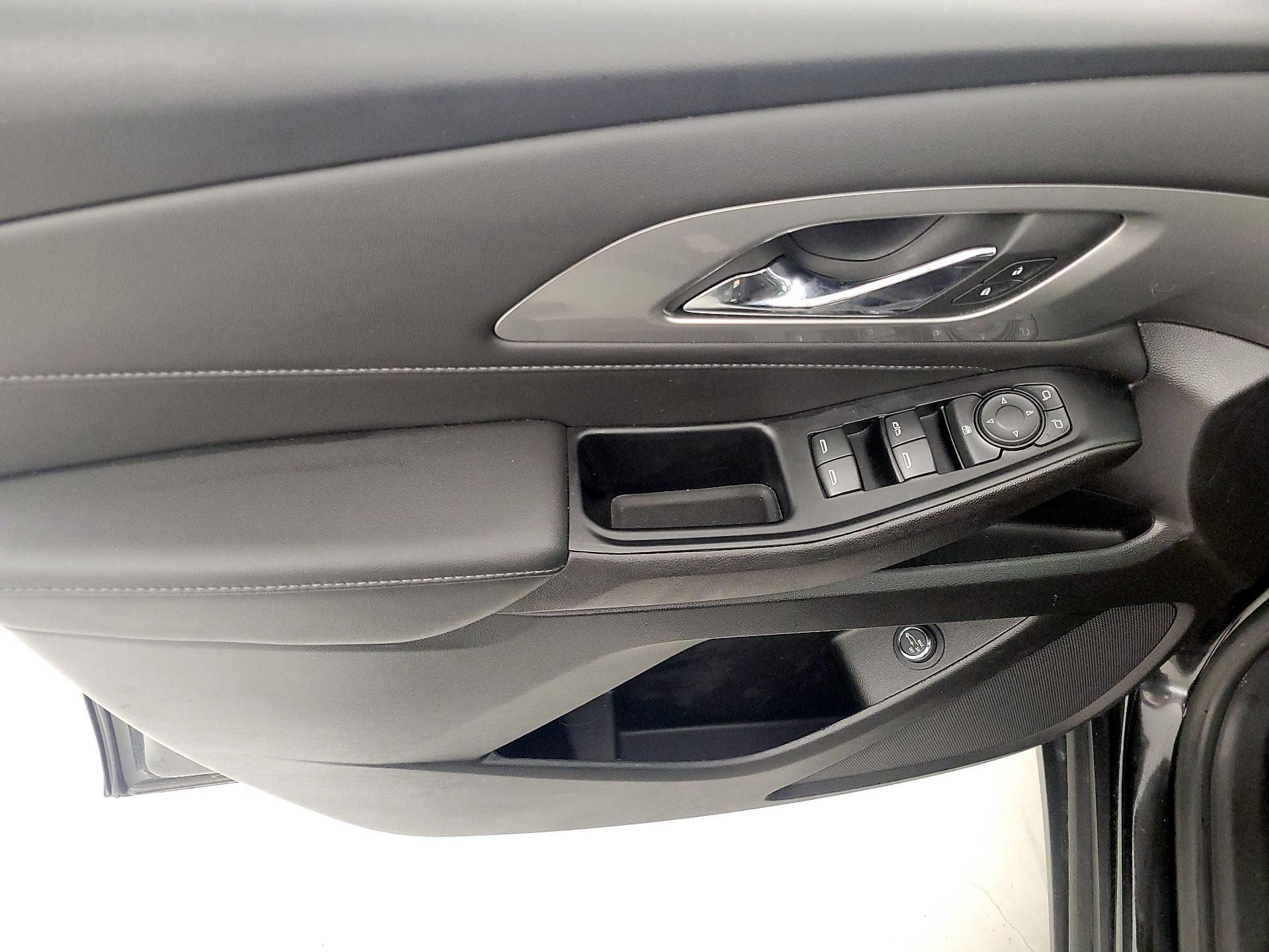 Thumbnail: 2023 Chevrolet Traverse - 12