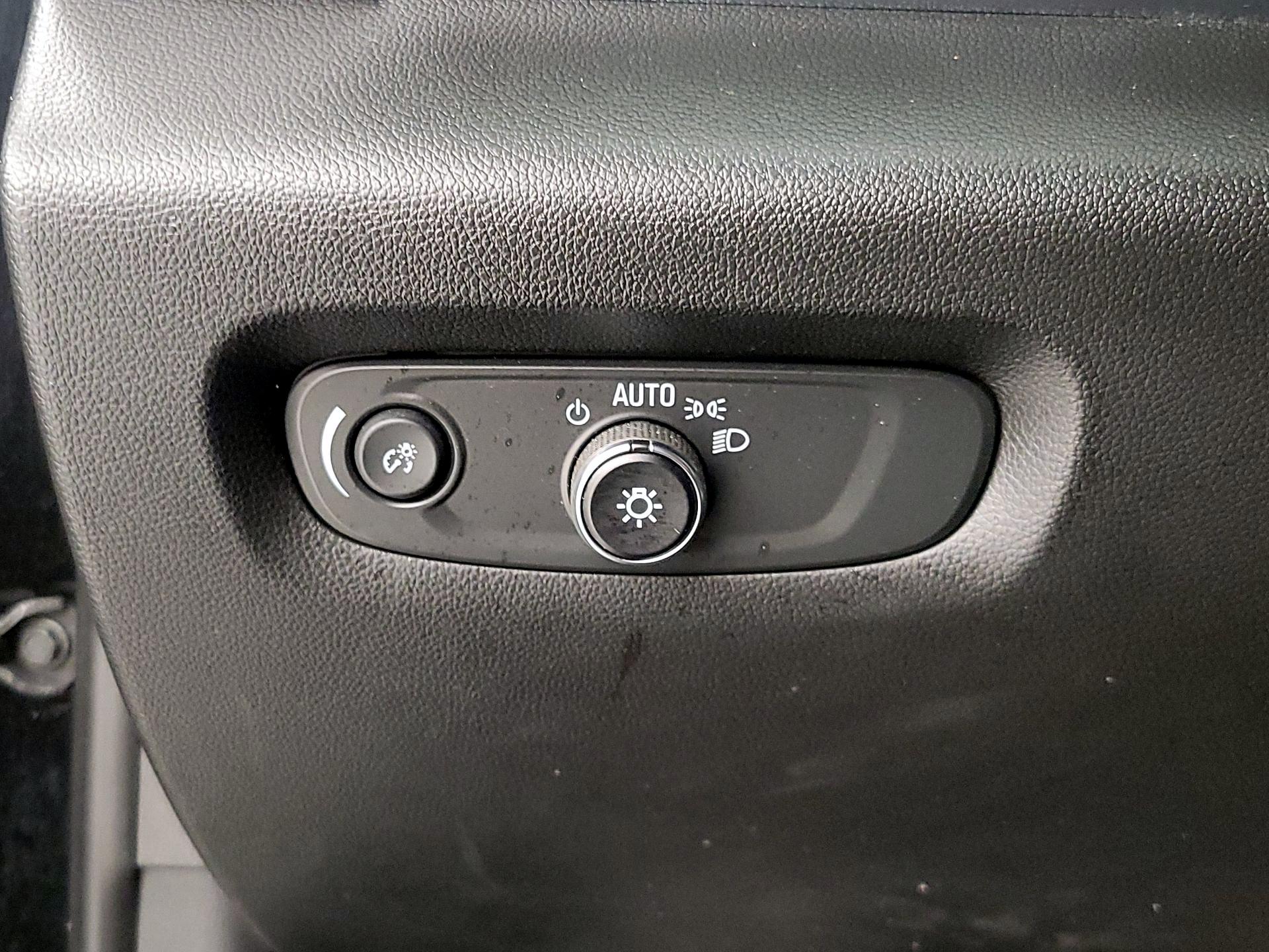 Thumbnail: 2023 Chevrolet Traverse - 13