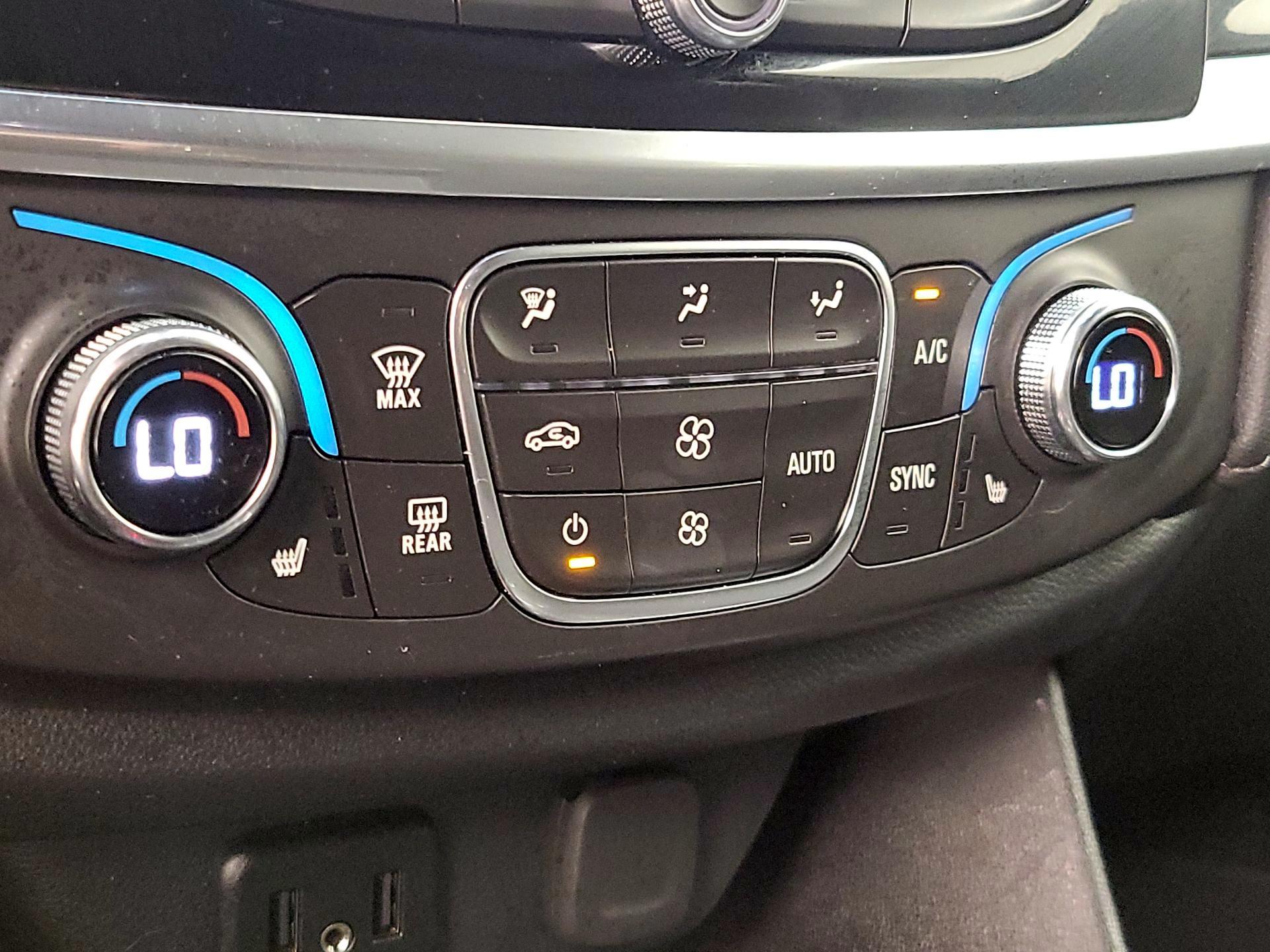 Thumbnail: 2023 Chevrolet Traverse - 16