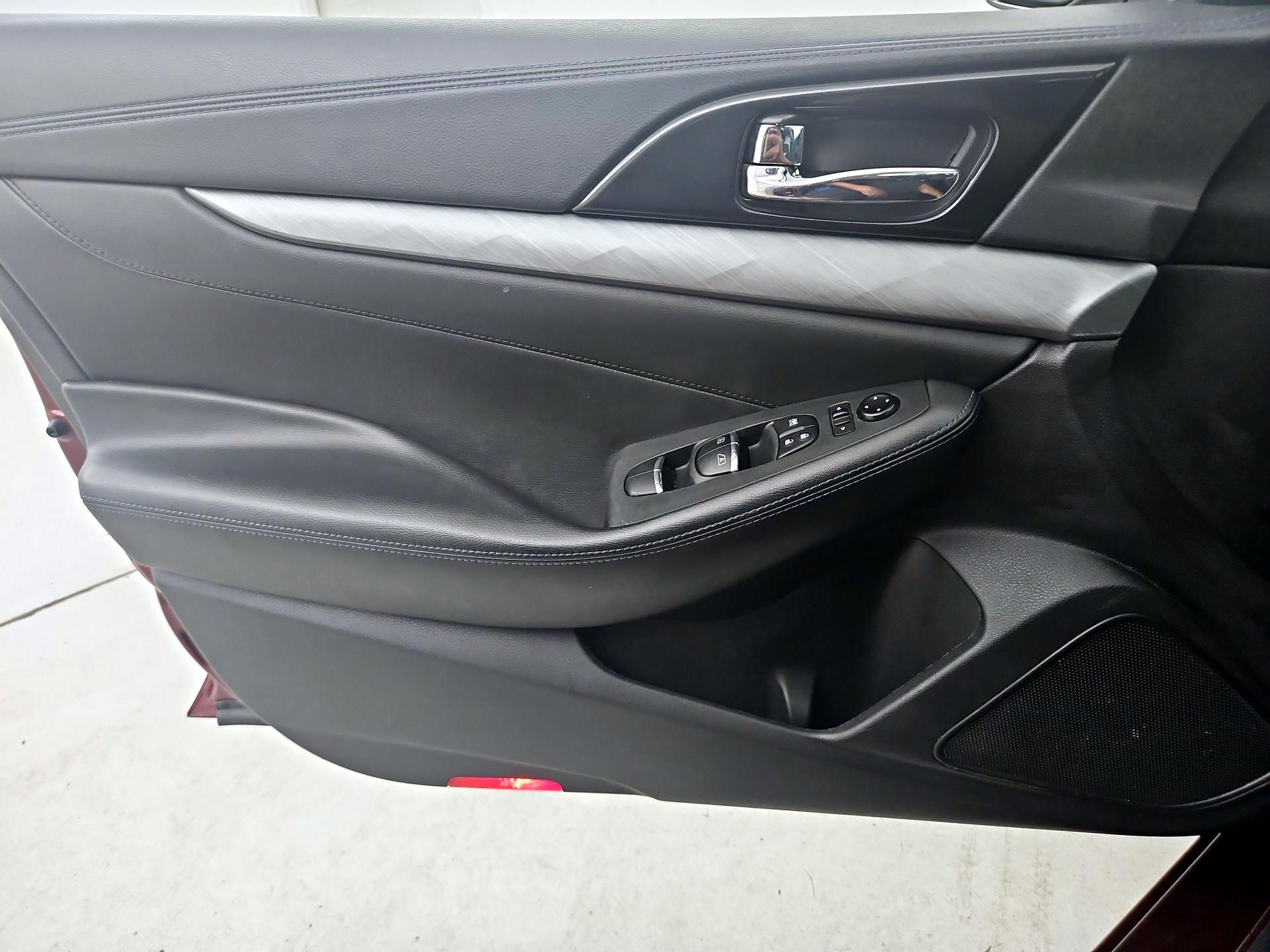 Thumbnail: 2016 Nissan Maxima - 12