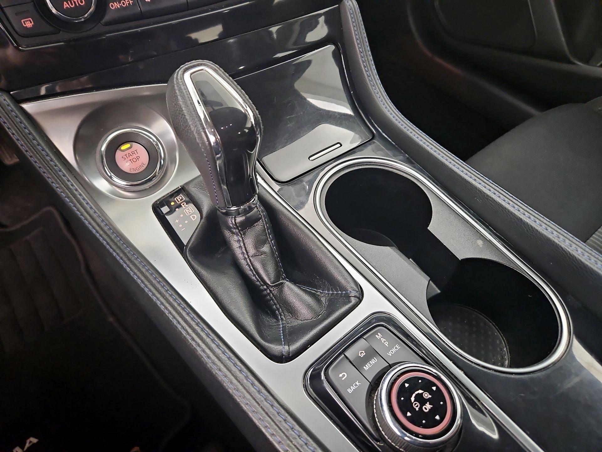 Thumbnail: 2016 Nissan Maxima - 17