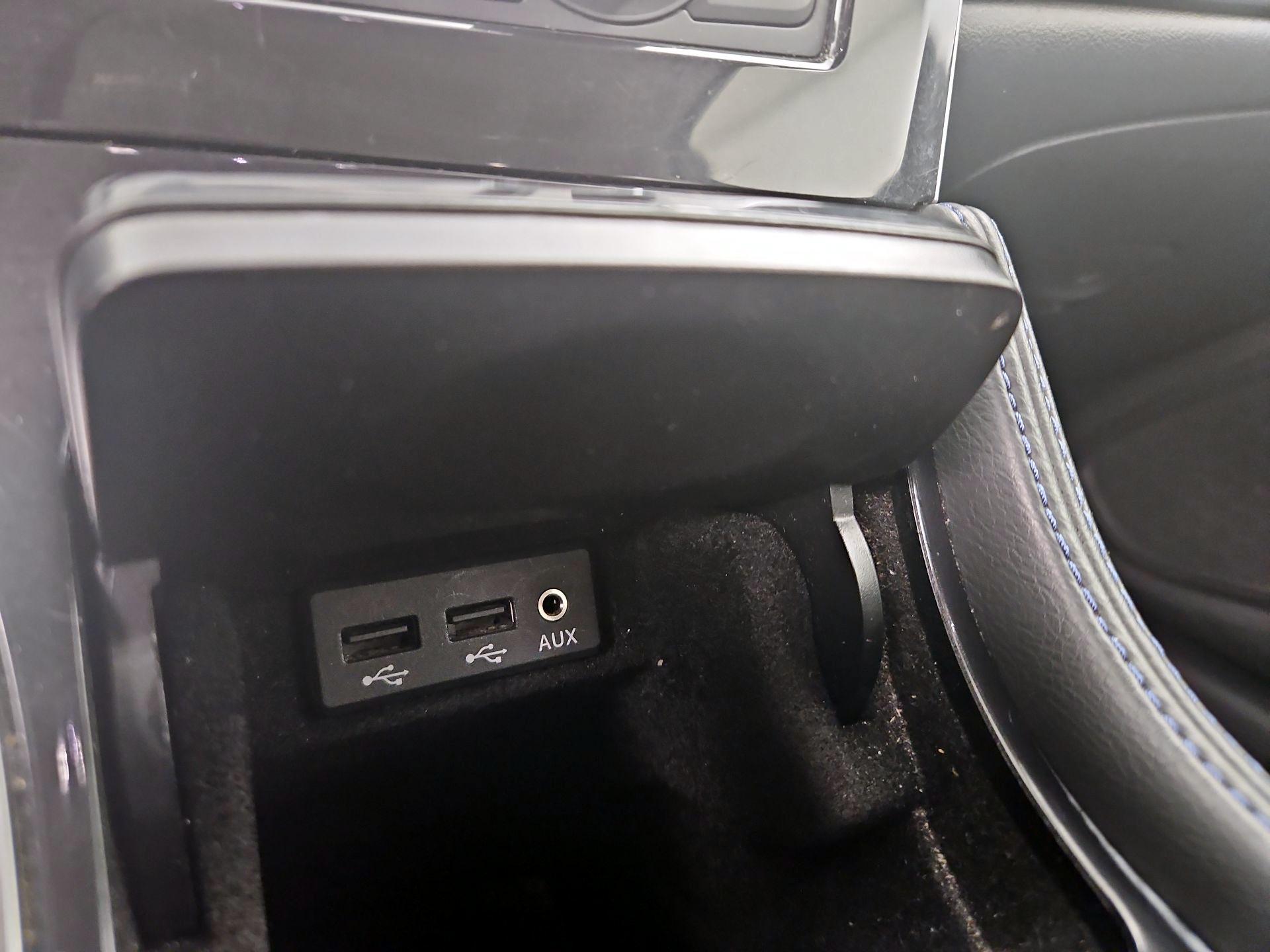 Thumbnail: 2016 Nissan Maxima - 18