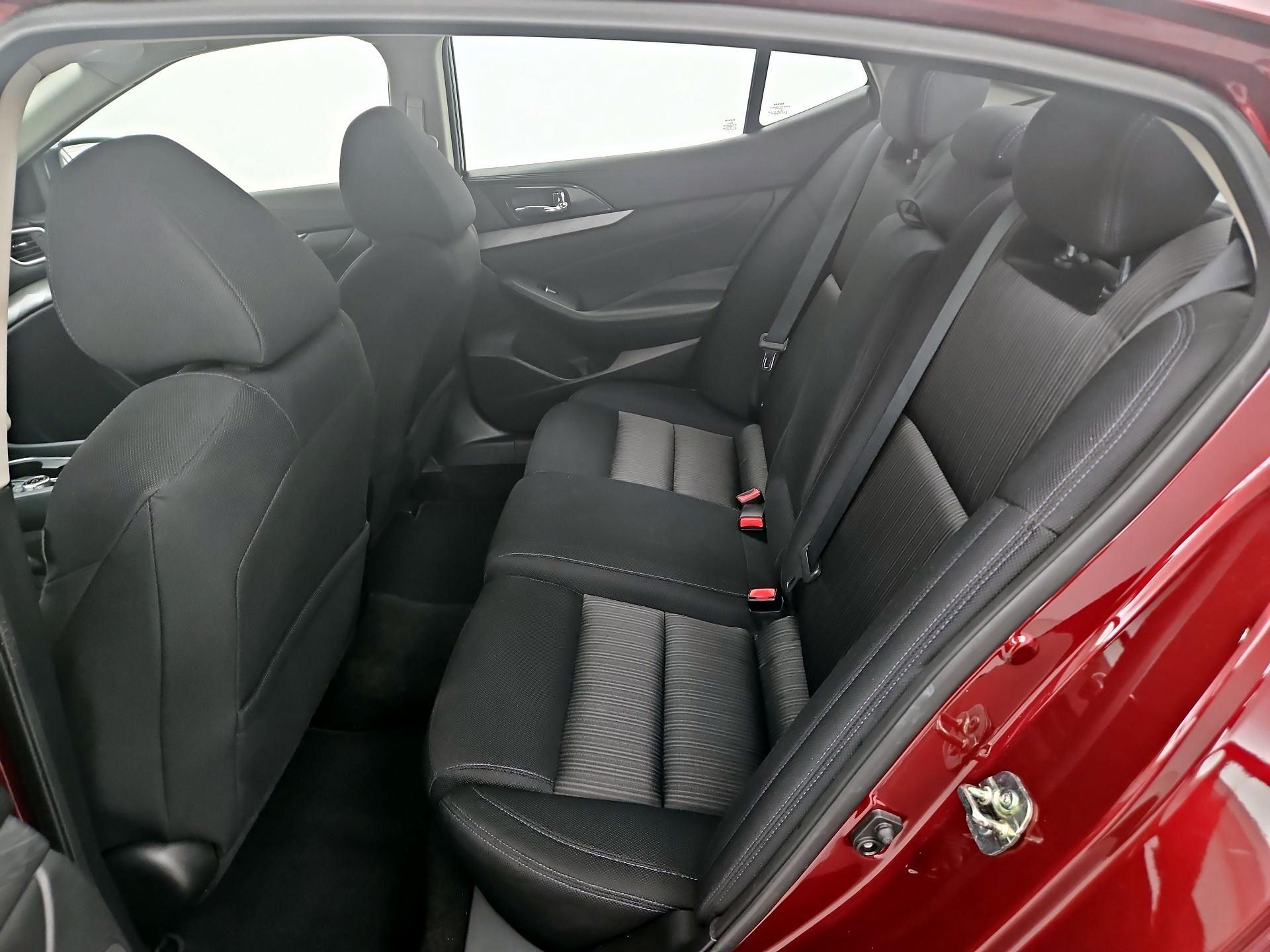 Thumbnail: 2016 Nissan Maxima - 19