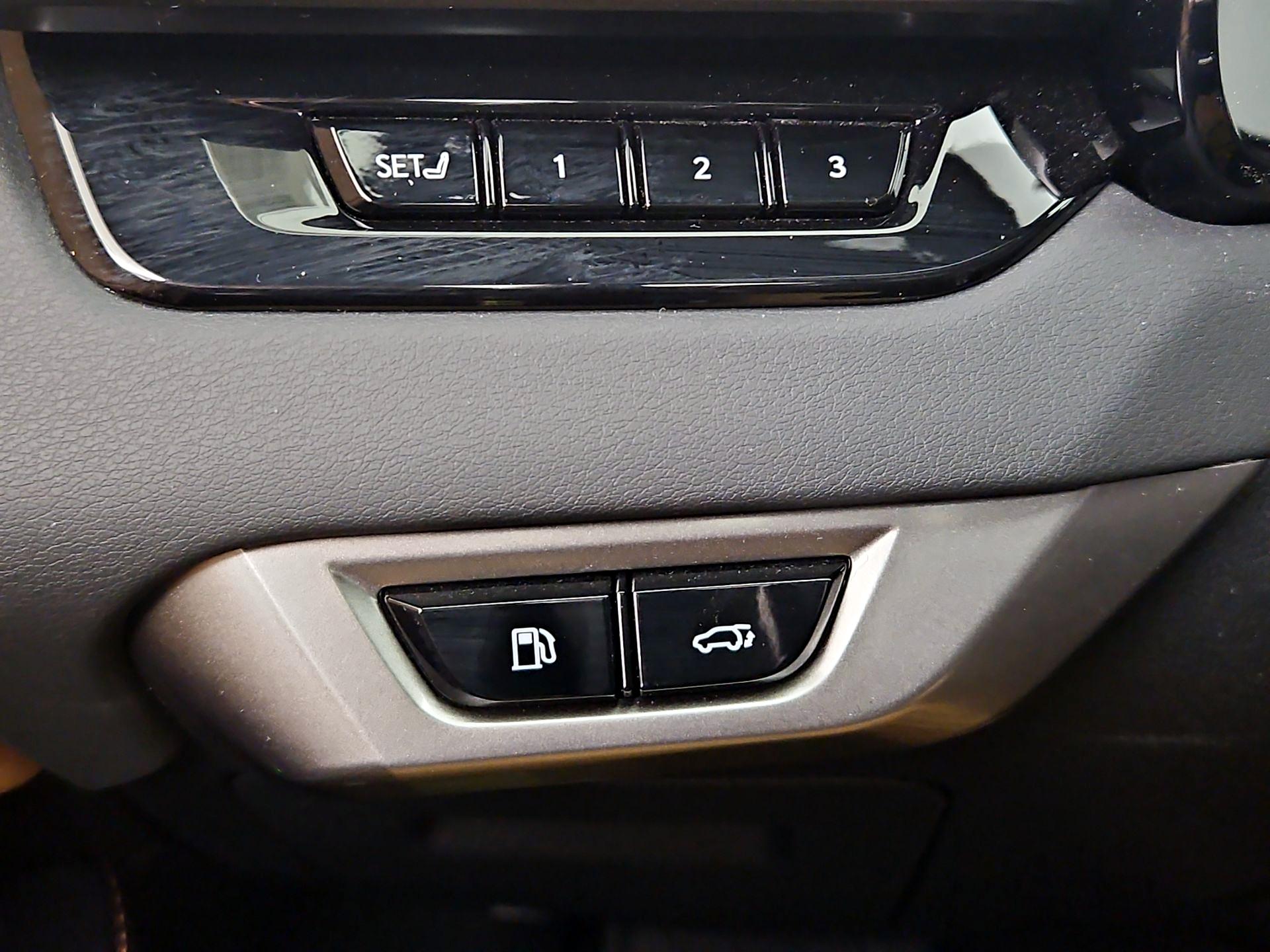 Thumbnail: 2025 Lexus RX - 13