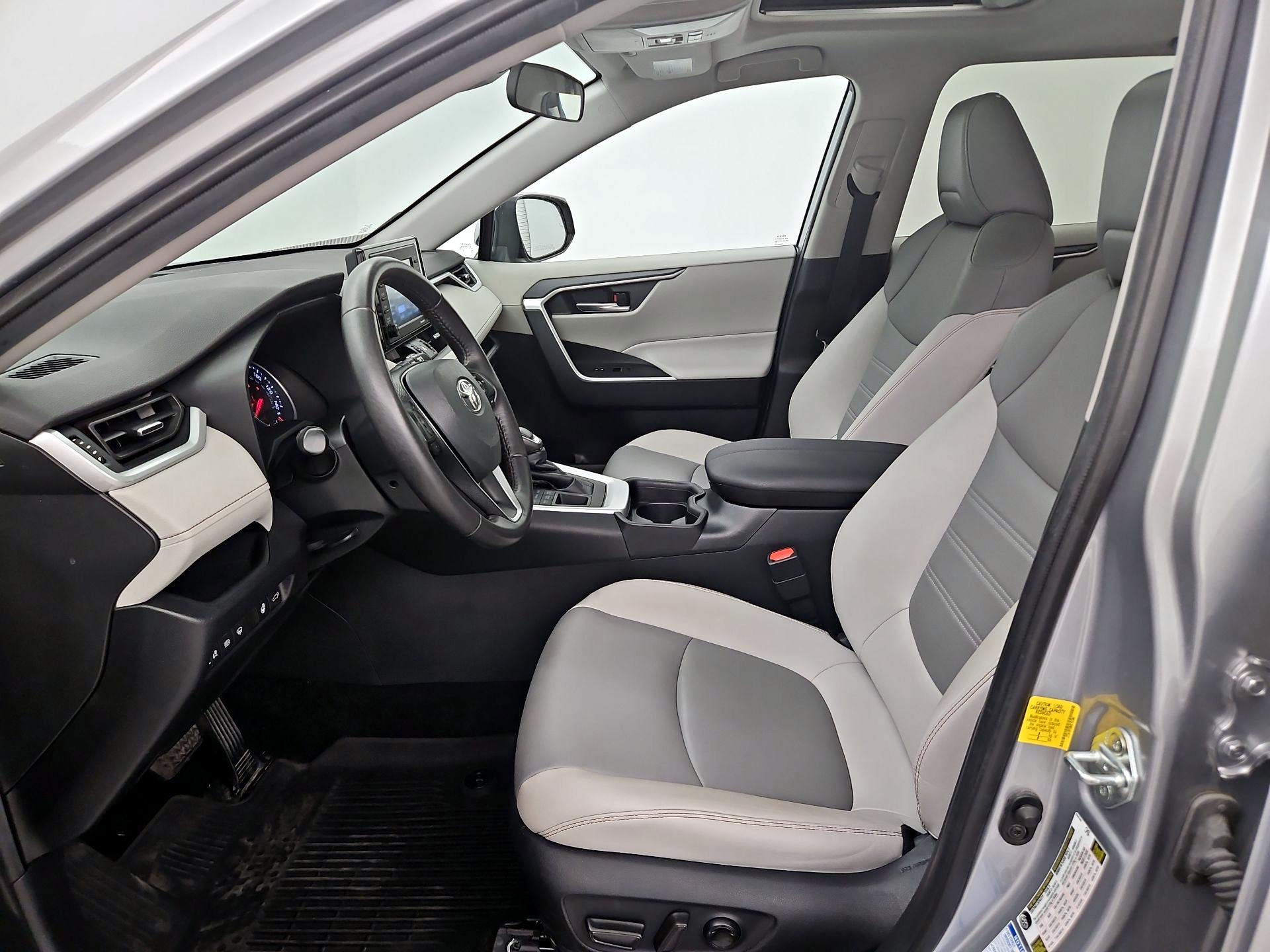 Thumbnail: 2021 Toyota RAV4 - 11