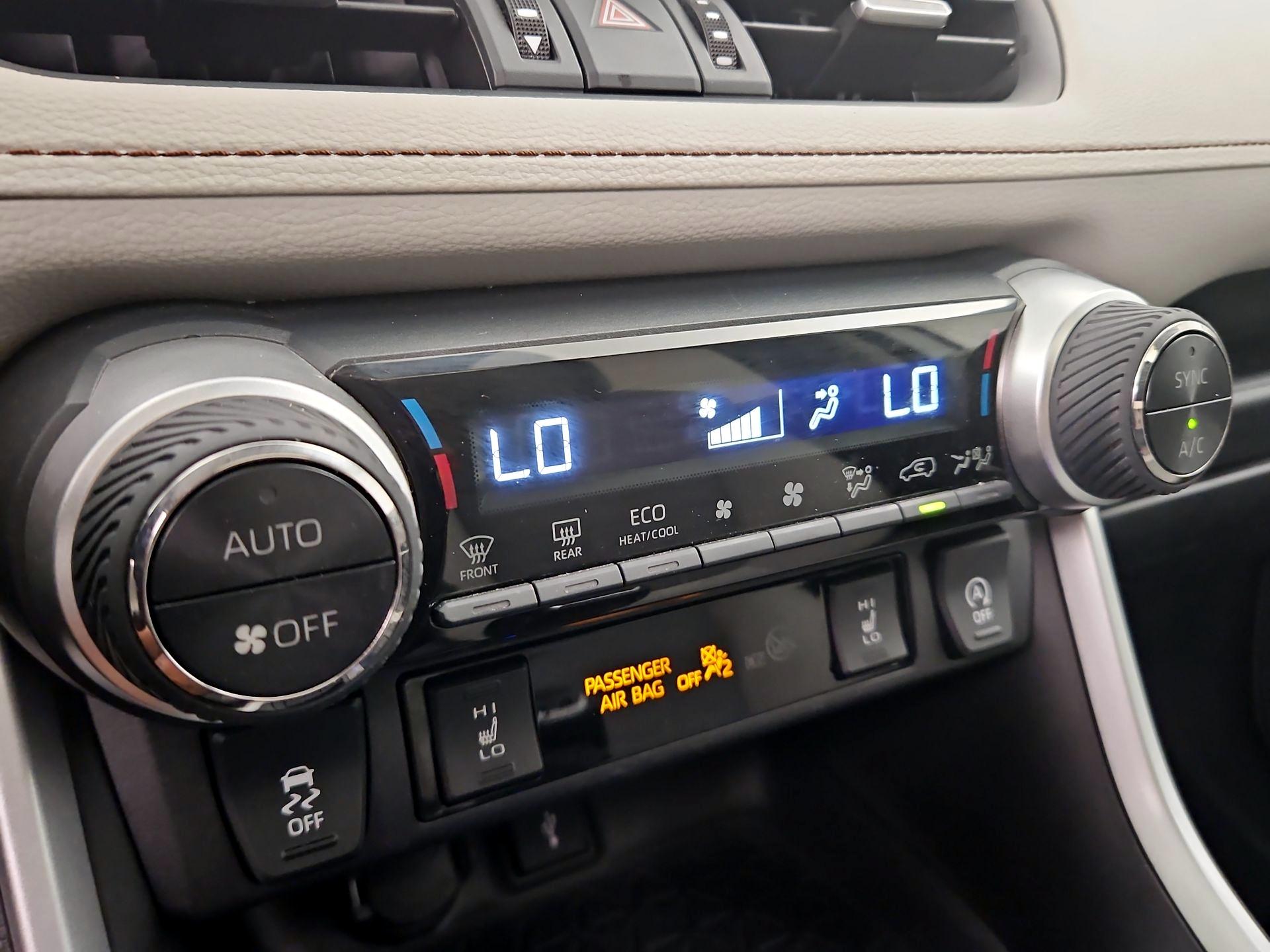 Thumbnail: 2021 Toyota RAV4 - 16