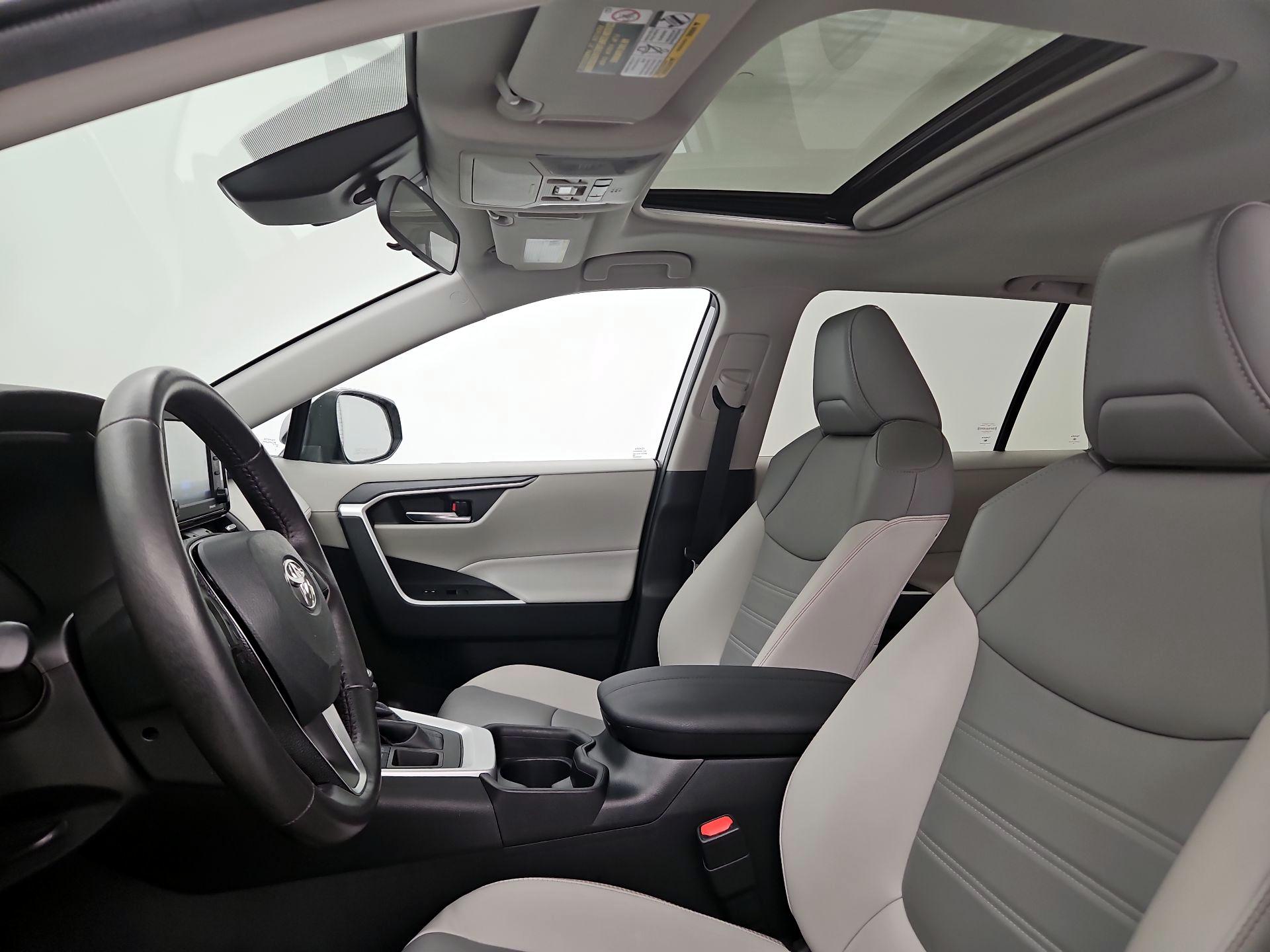 Thumbnail: 2021 Toyota RAV4 - 19