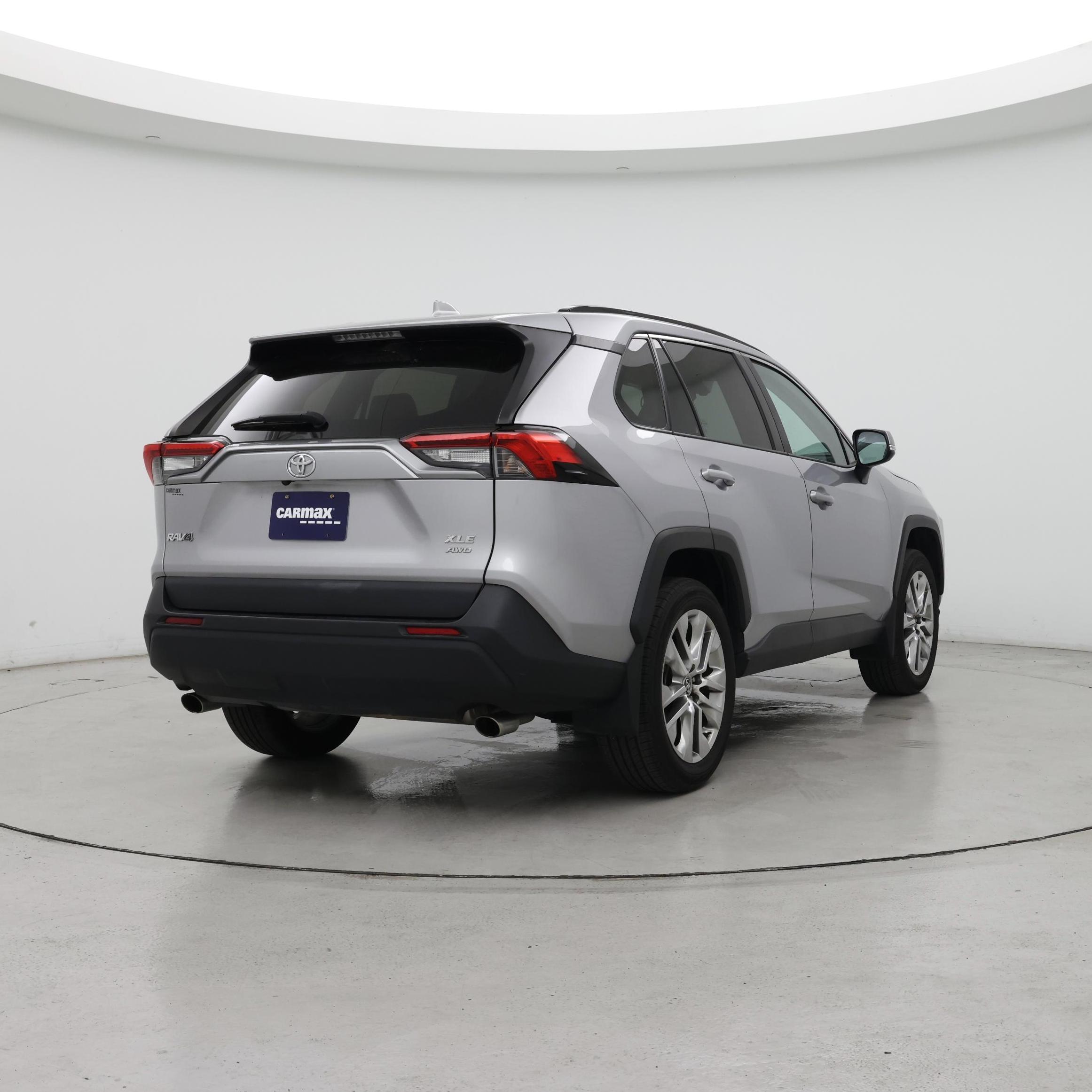Thumbnail: 2021 Toyota RAV4 - 8