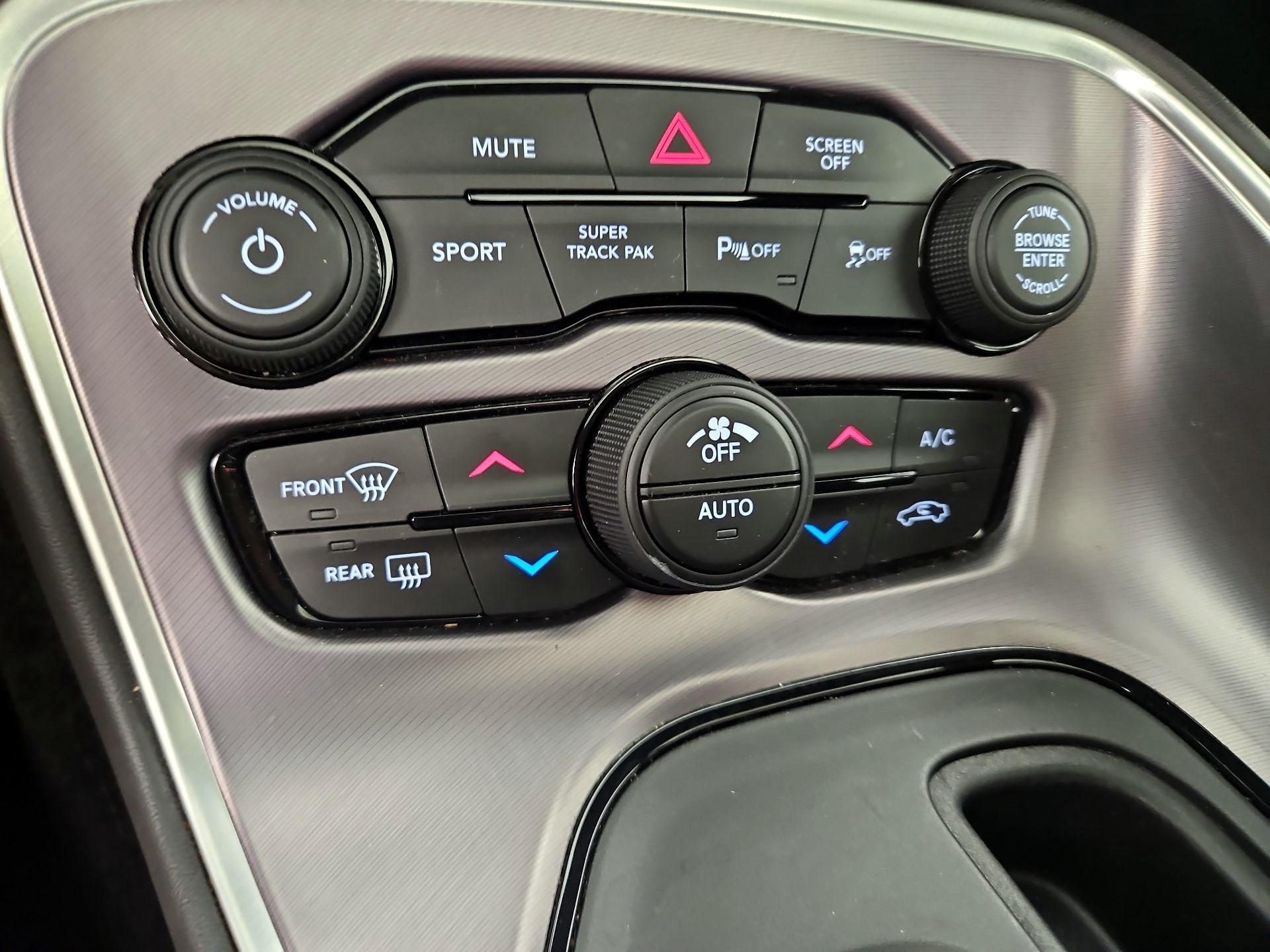 Thumbnail: 2019 Dodge Challenger - 16