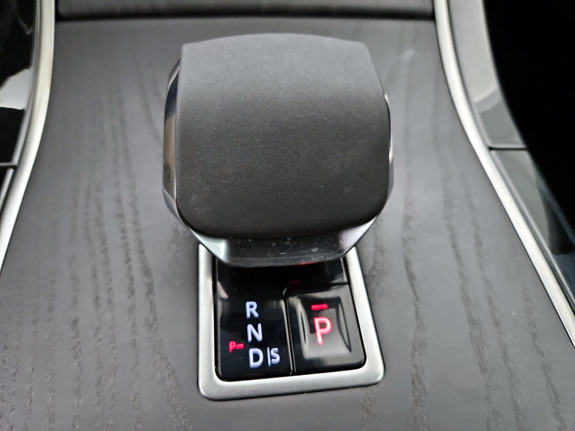 Thumbnail: 2024 Land Rover Range Rover Evoque - 18