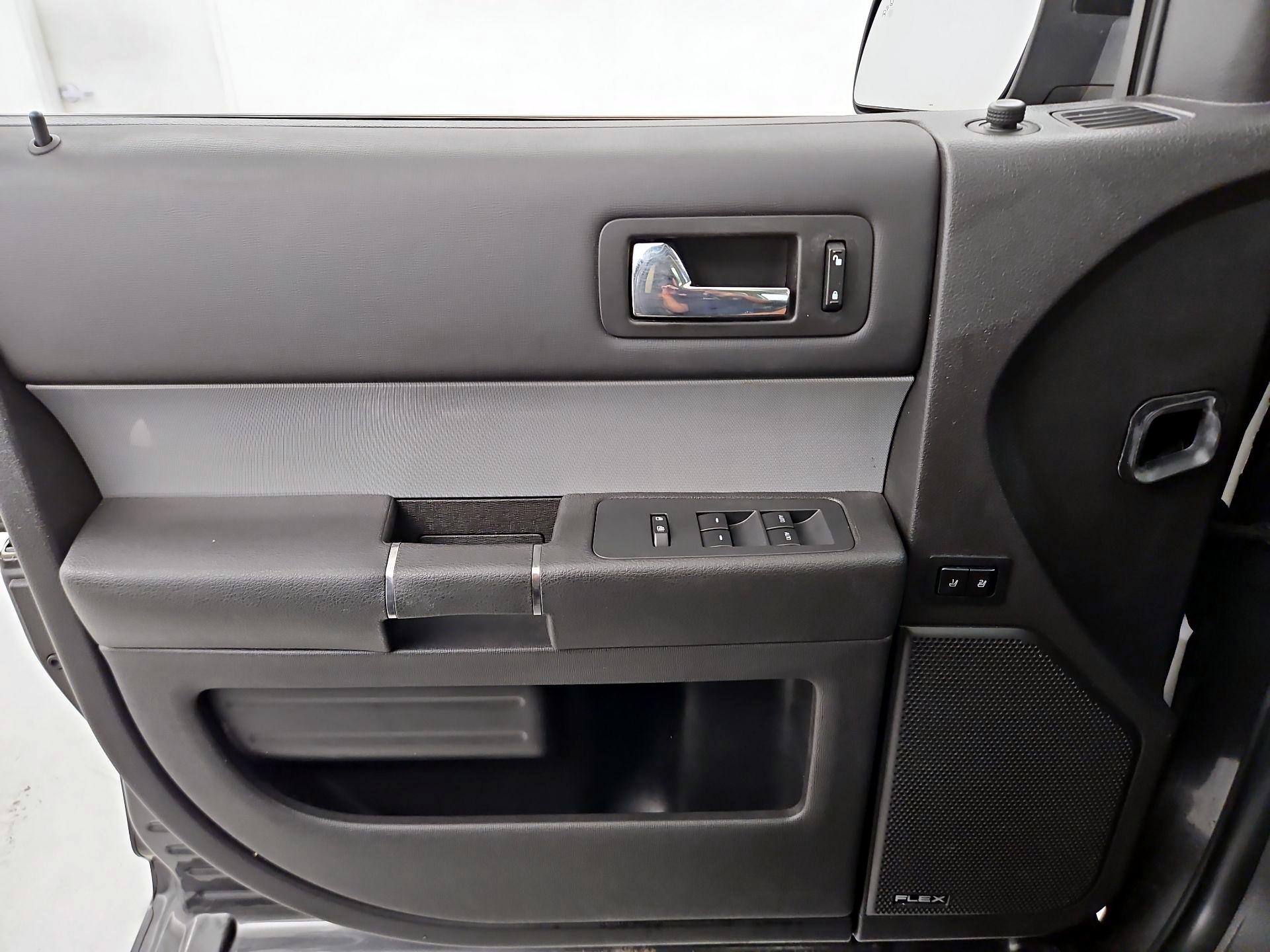 Thumbnail: 2015 Ford Flex - 12