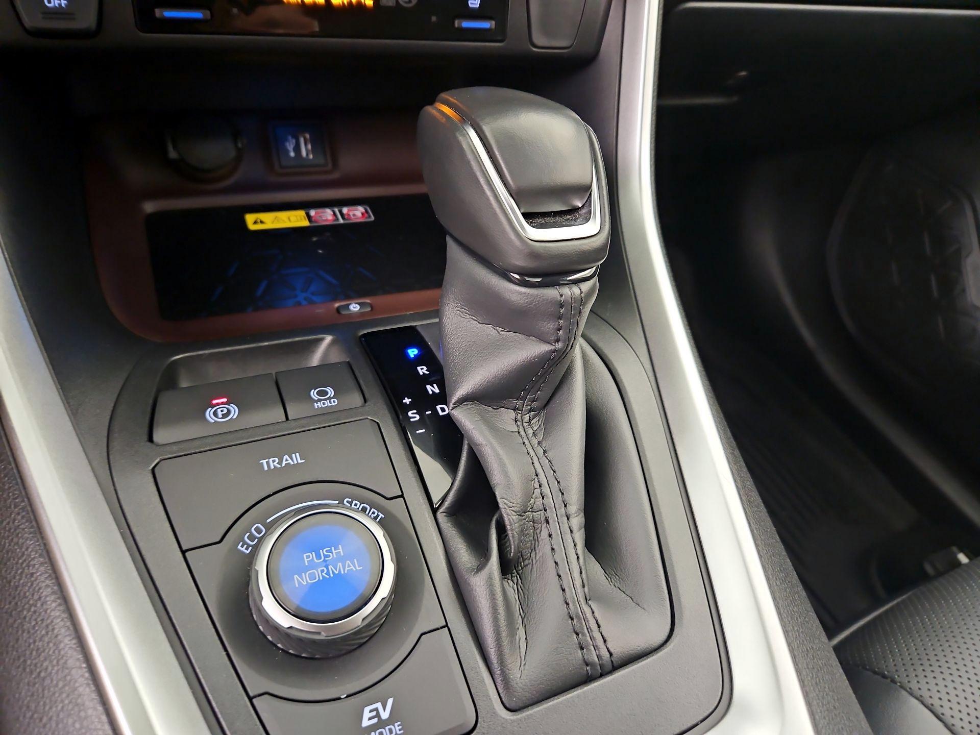 Thumbnail: 2024 Toyota RAV4 - 17