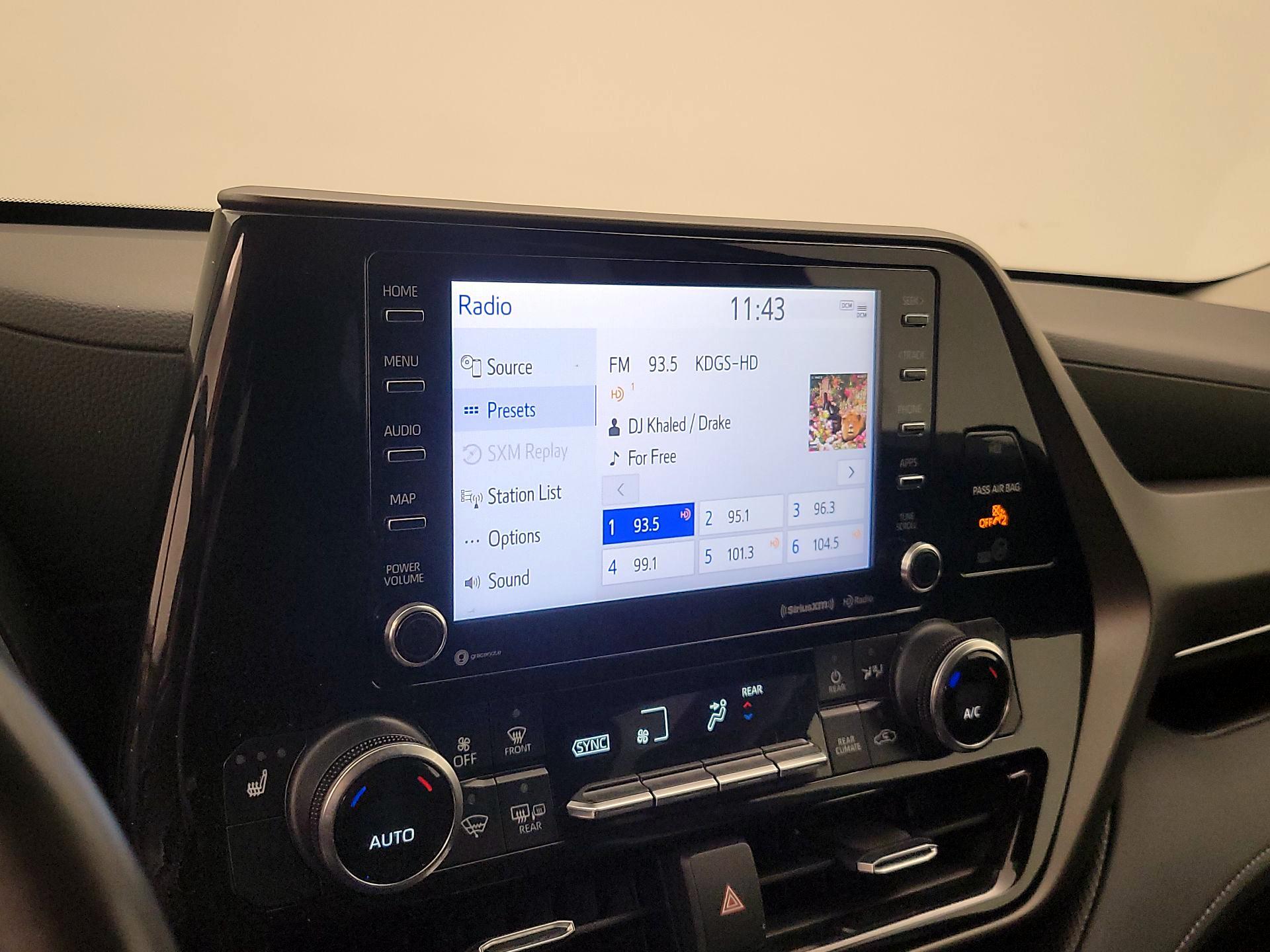 Thumbnail: 2022 Toyota Highlander - 15