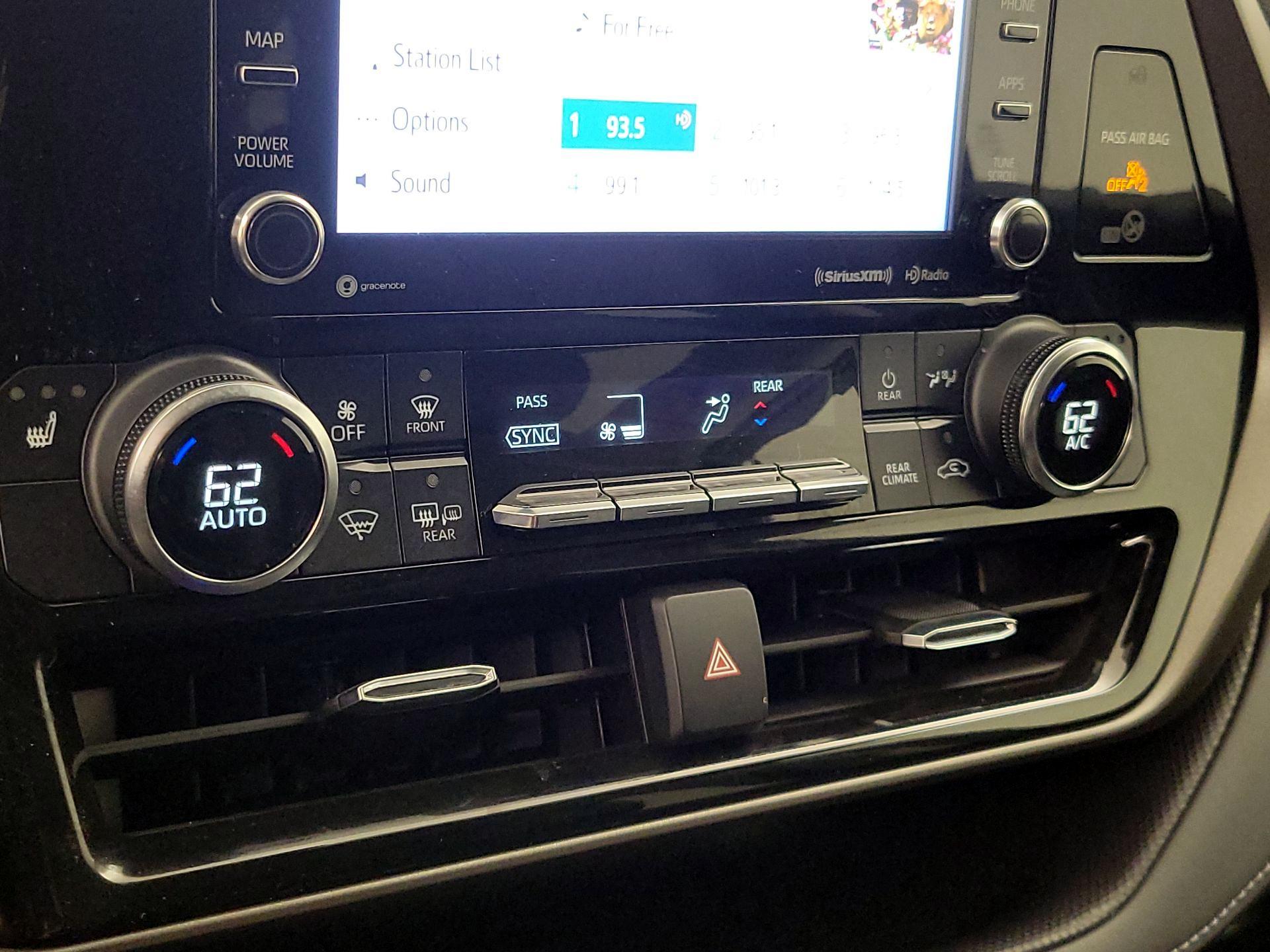 Thumbnail: 2022 Toyota Highlander - 16