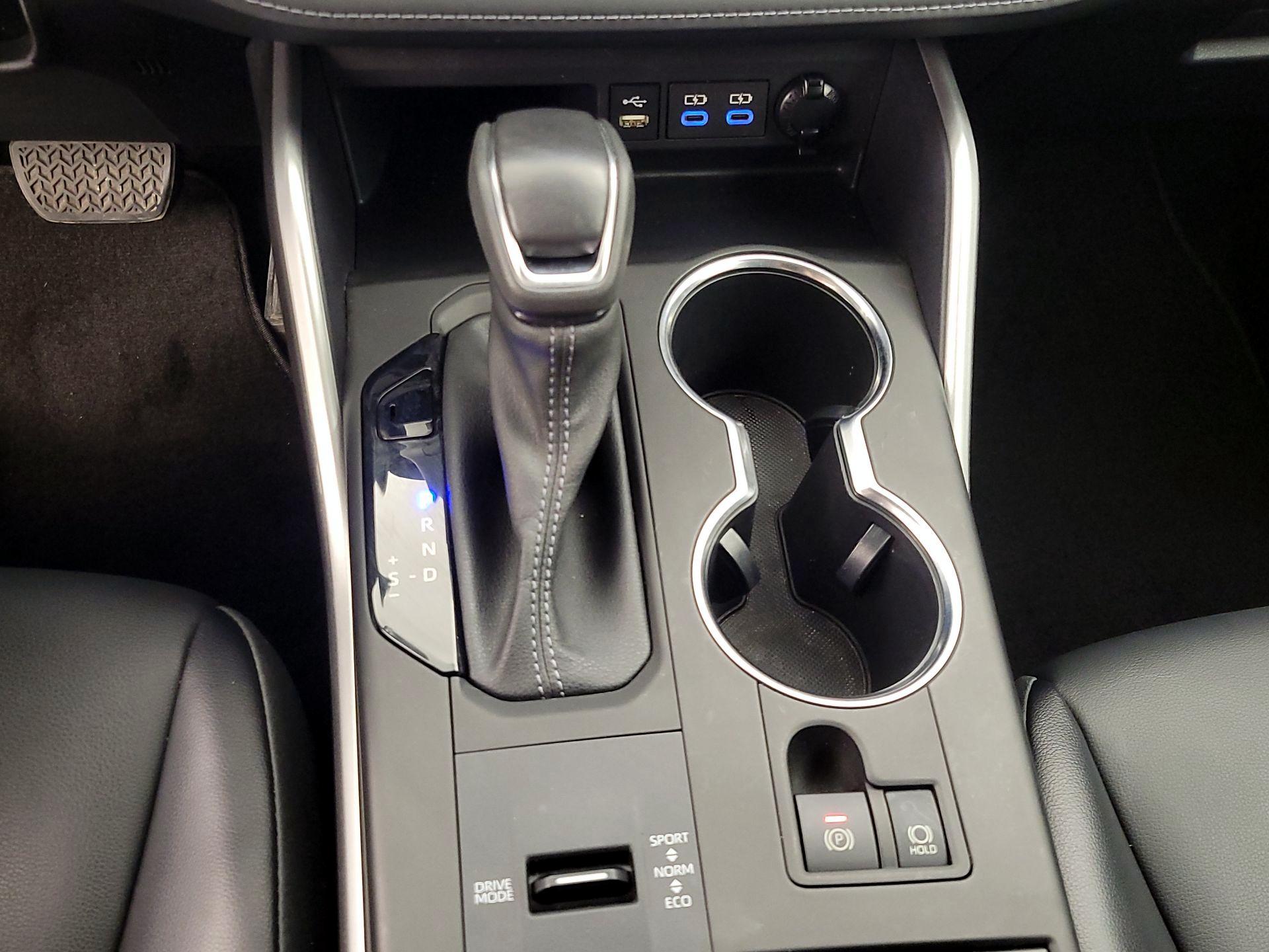 Thumbnail: 2022 Toyota Highlander - 17