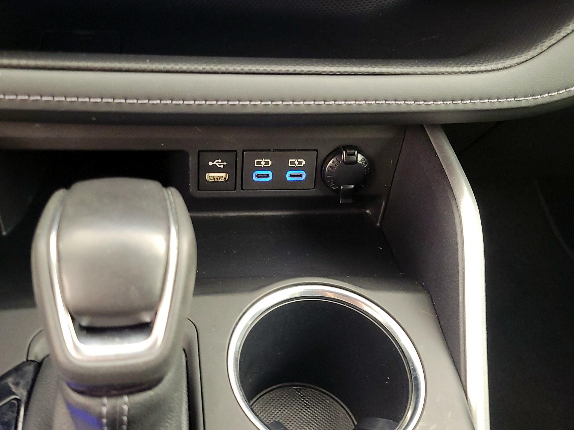 Thumbnail: 2022 Toyota Highlander - 18