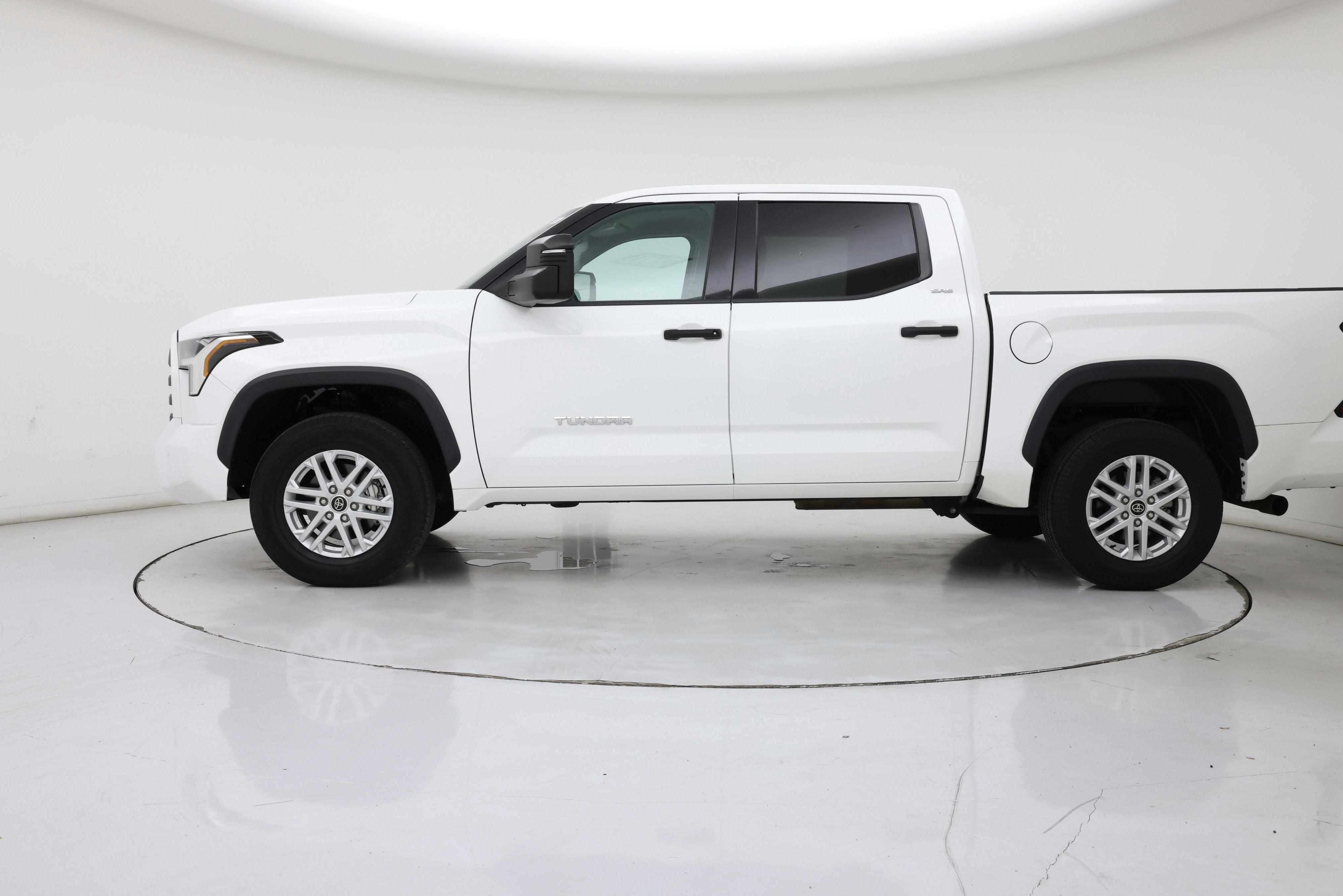 Thumbnail: 2022 Toyota Tundra - 3