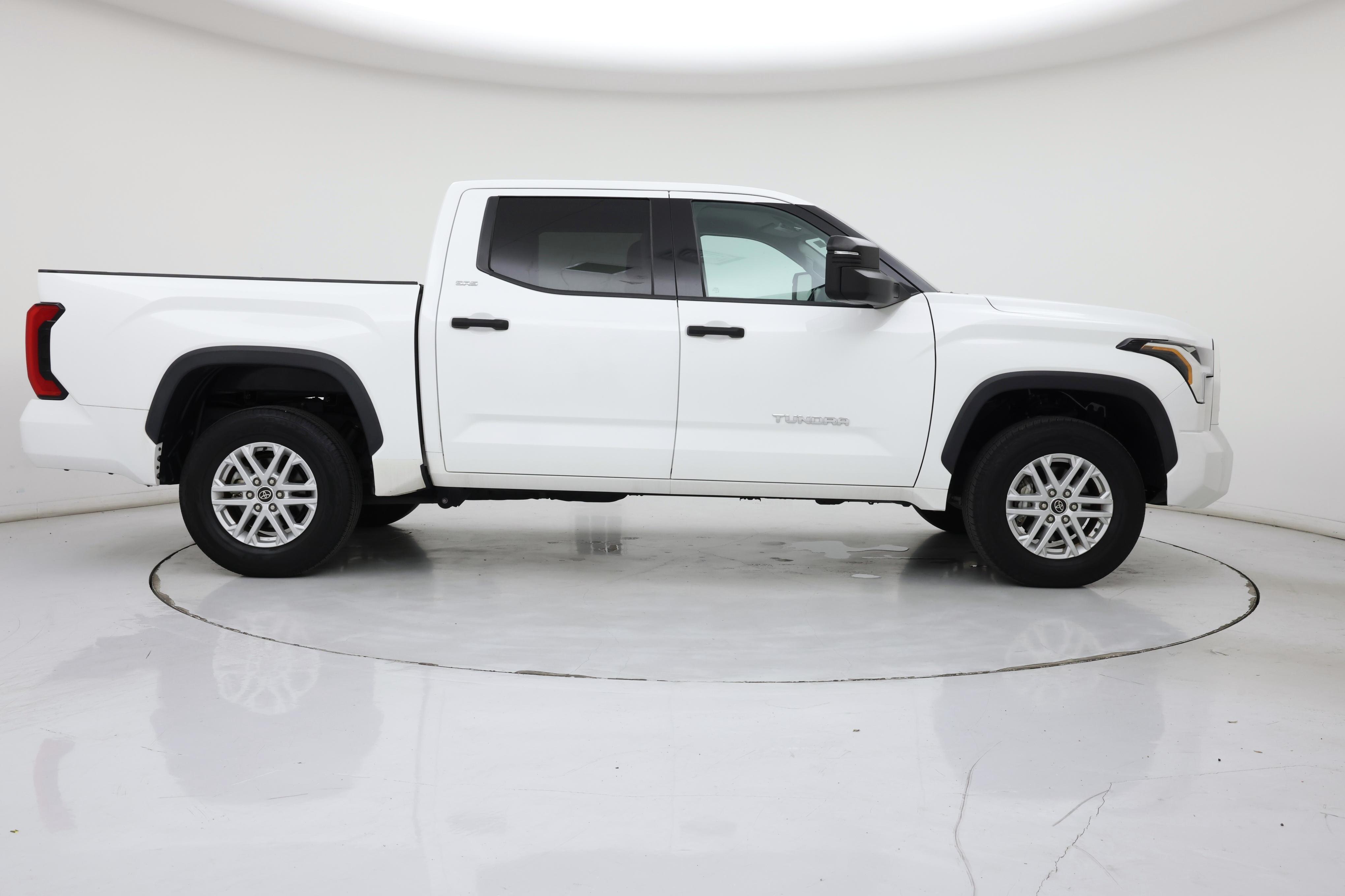 Thumbnail: 2022 Toyota Tundra - 7
