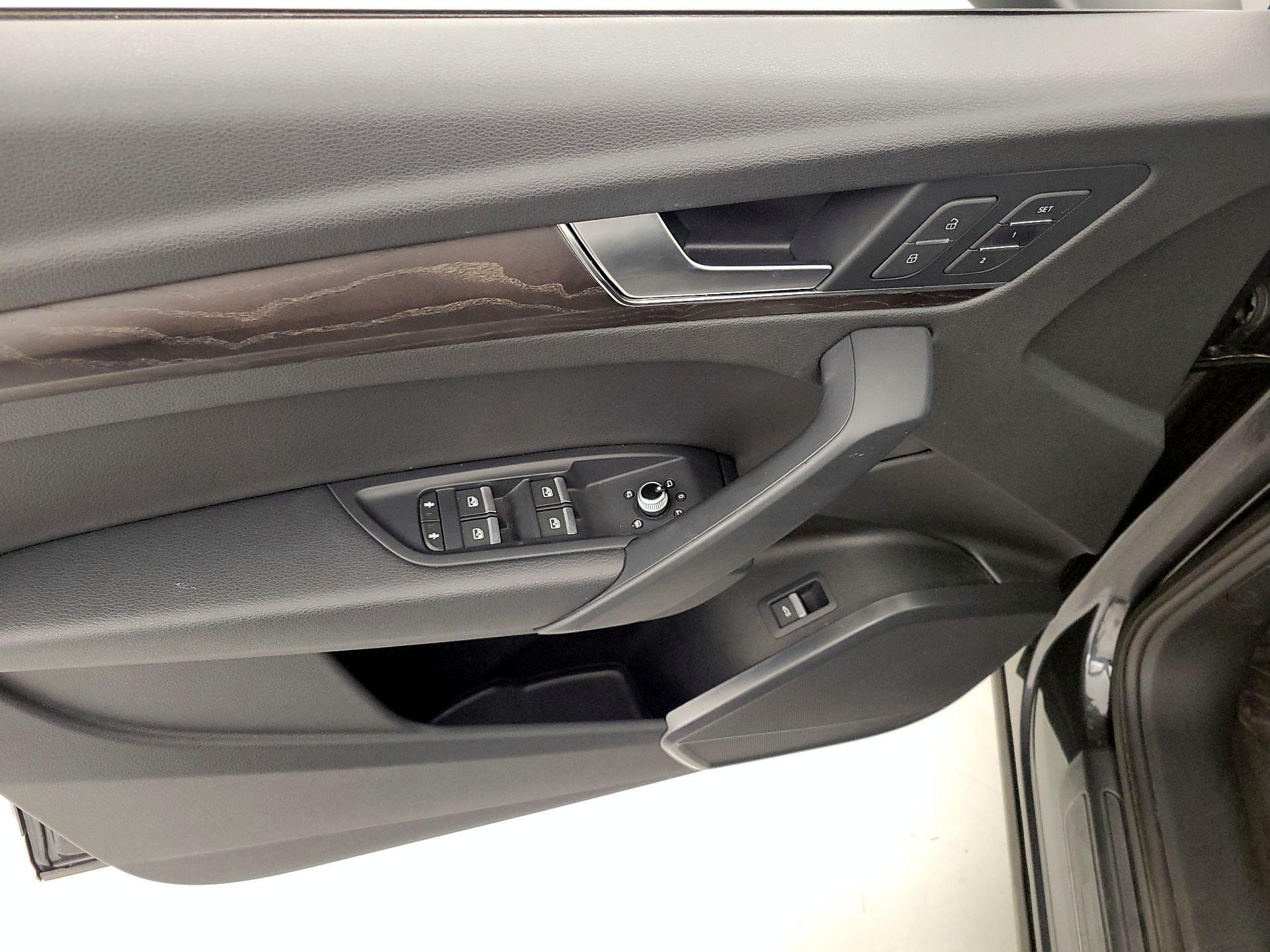 Thumbnail: 2020 Audi Q5 - 12