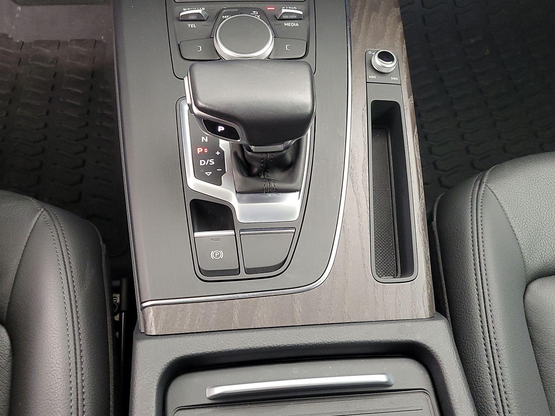 Thumbnail: 2020 Audi Q5 - 17