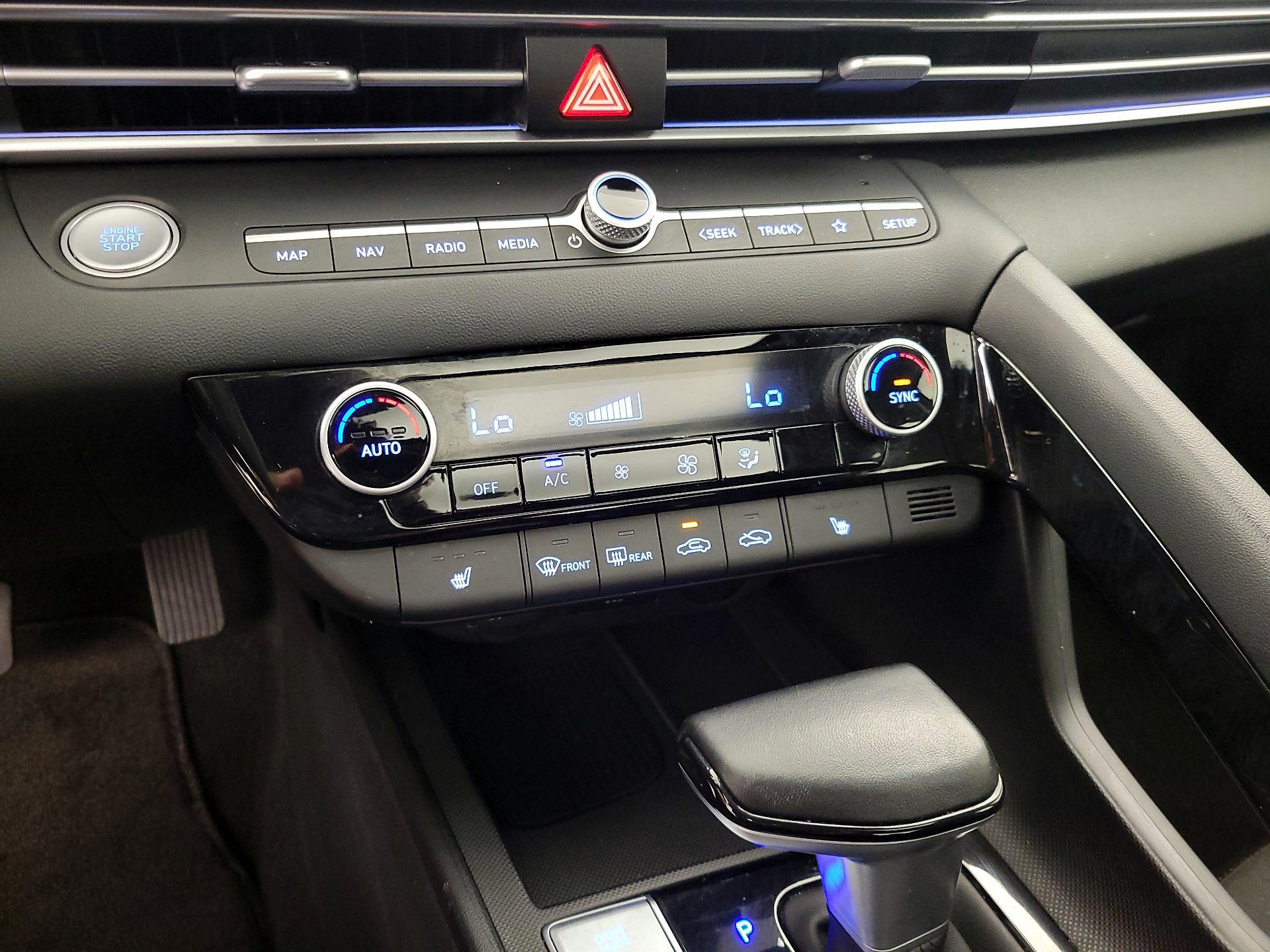 Thumbnail: 2025 Hyundai Elantra - 17