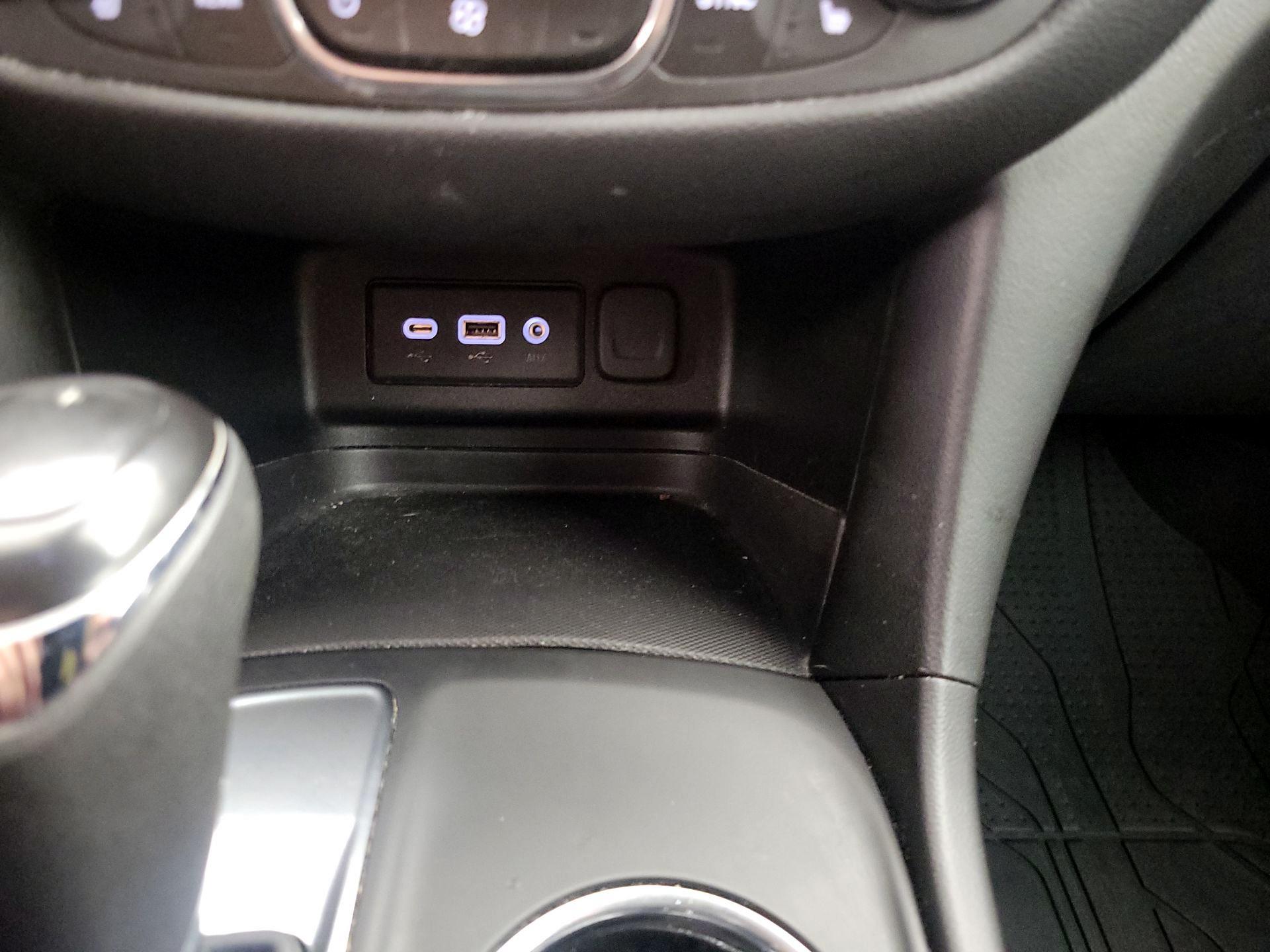 Thumbnail: 2021 Chevrolet Equinox - 18