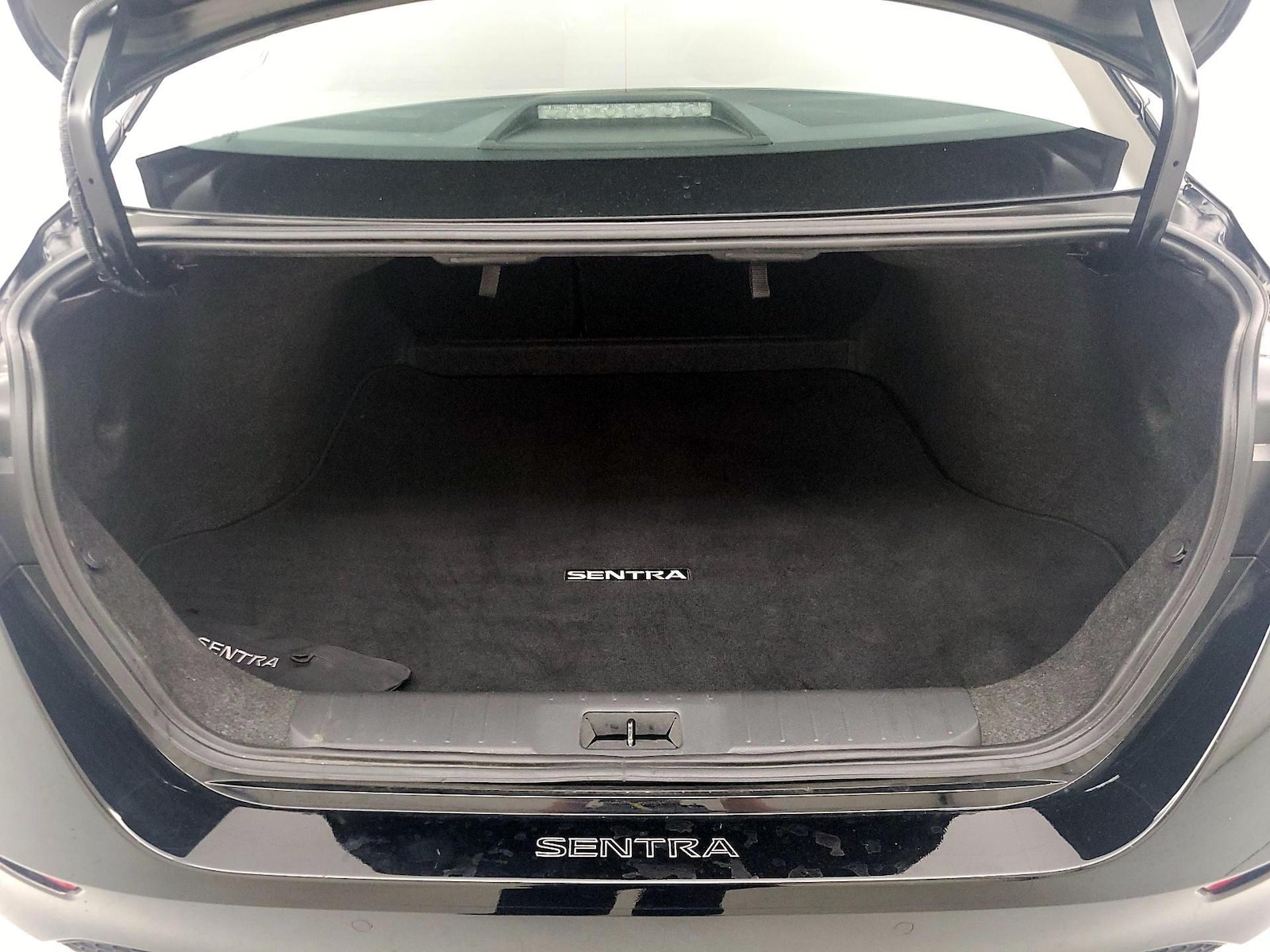 2022 Nissan Sentra SV - Photo 21