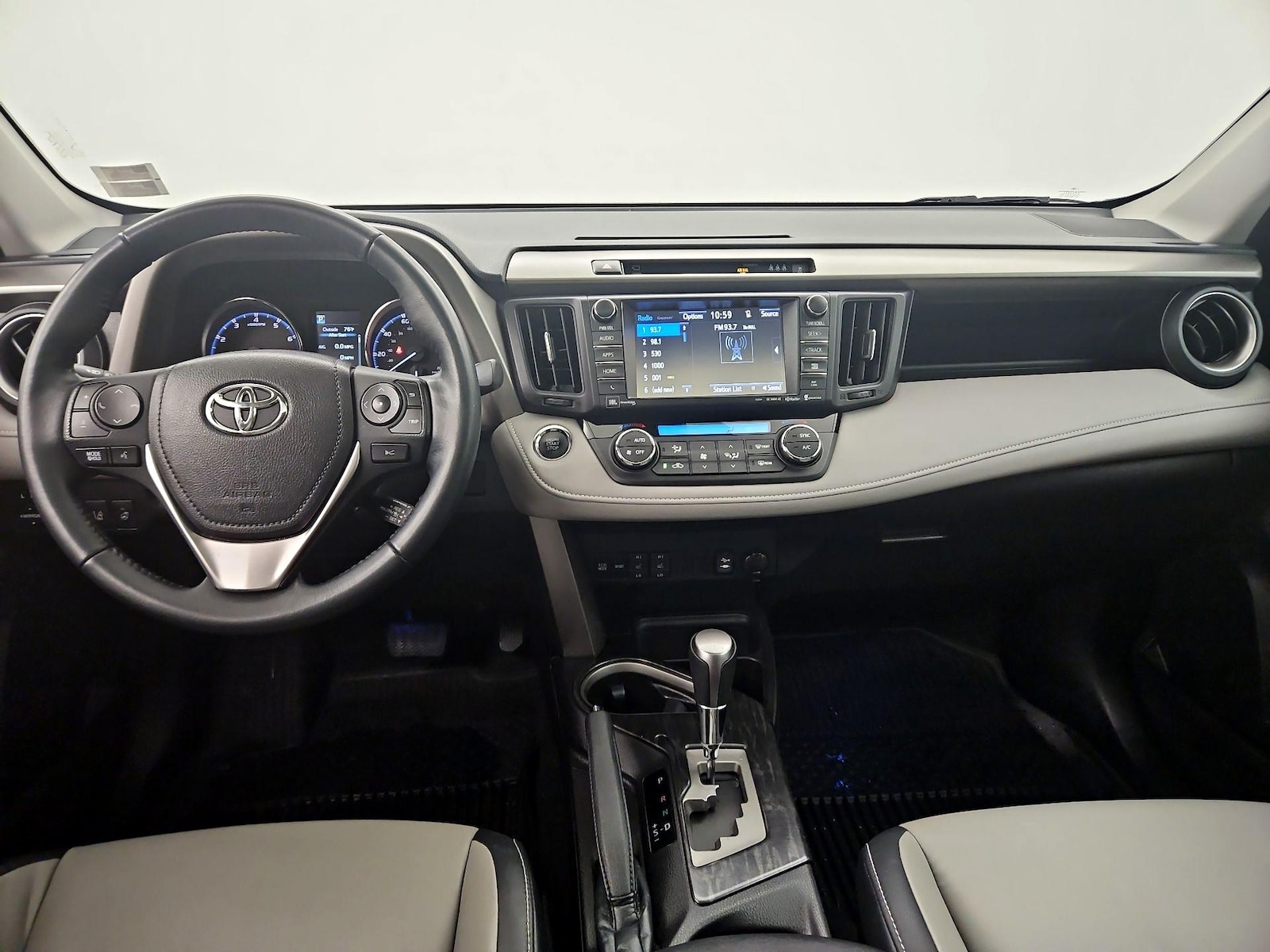 2017 Toyota RAV4 Platinum - Photo 10