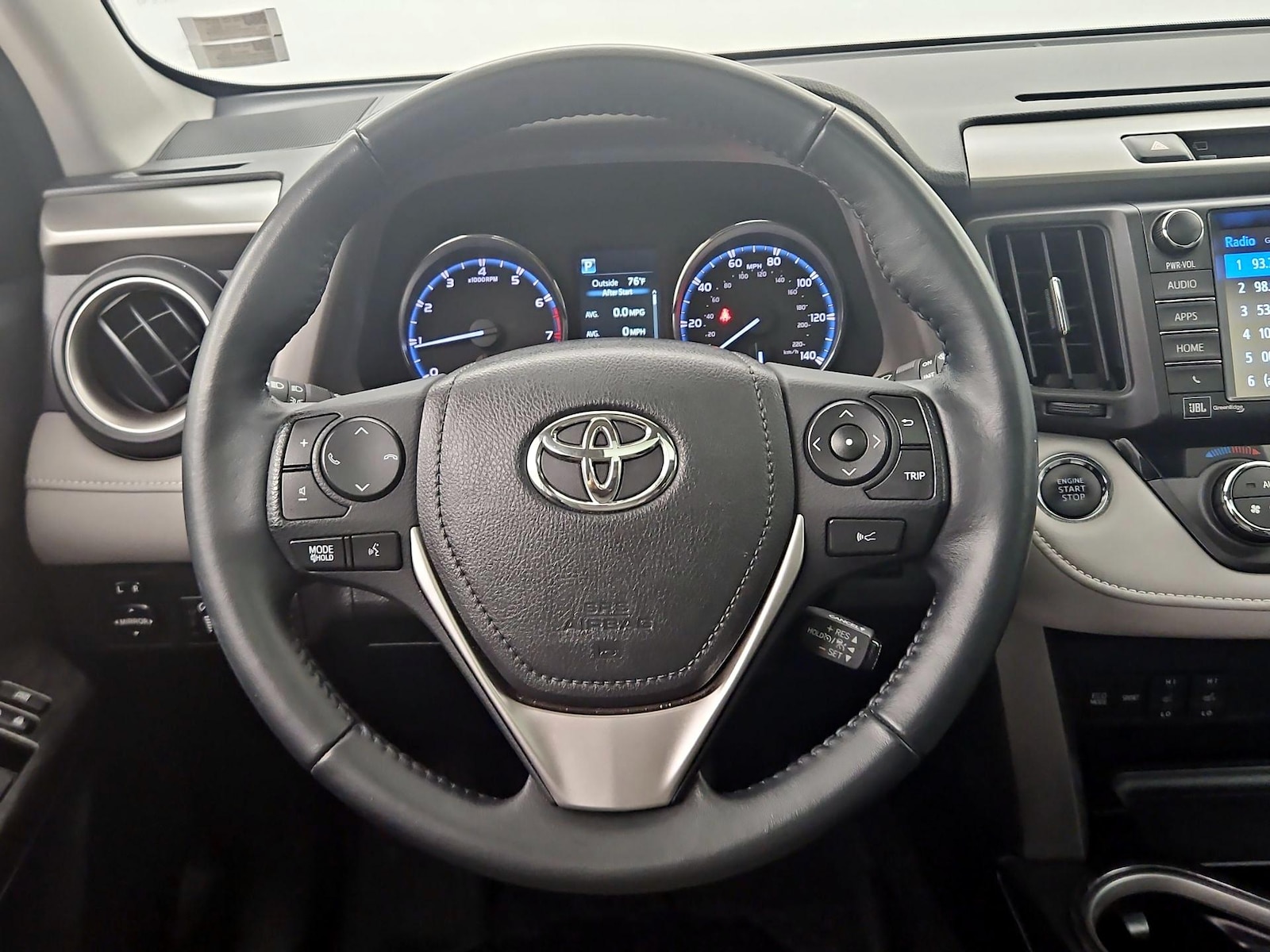 2017 Toyota RAV4 Platinum - Photo 11