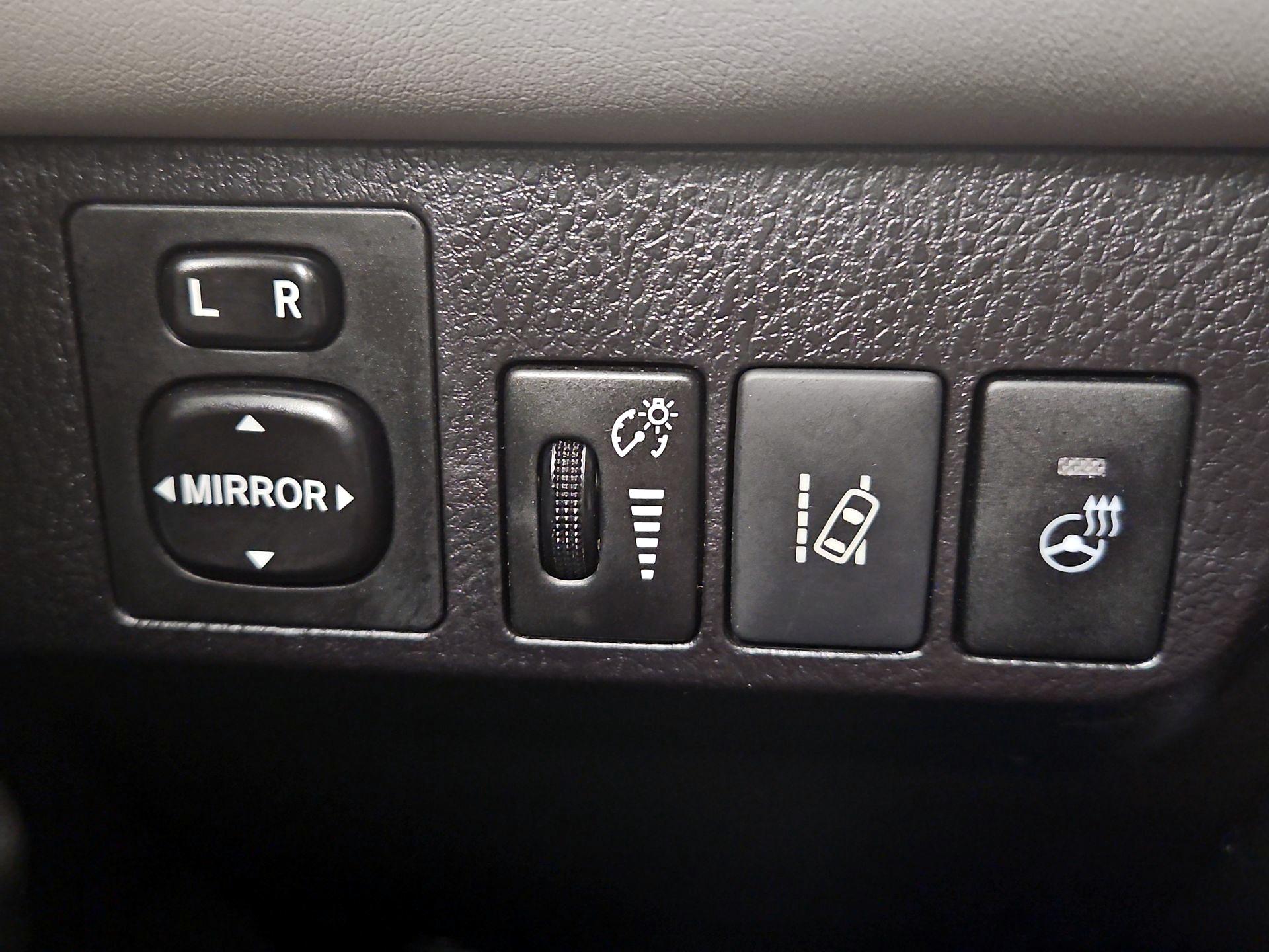 Thumbnail: 2017 Toyota RAV4 - 13