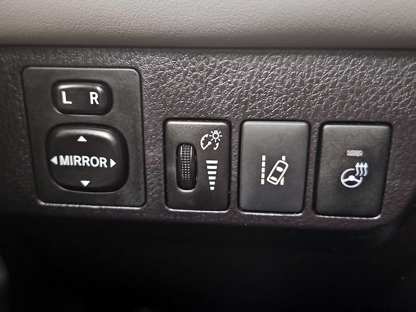 2017 Toyota RAV4 Platinum - Photo 14