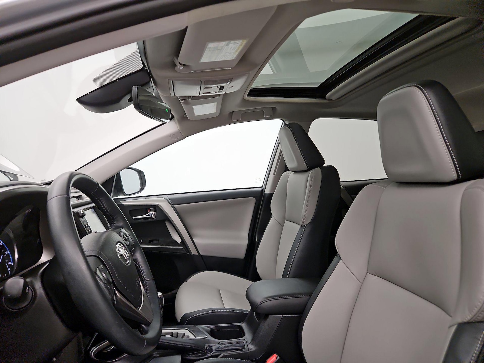 2017 Toyota RAV4 Platinum - Photo 20