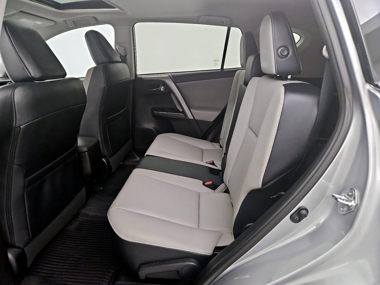 2017 Toyota RAV4 Platinum - Photo 21