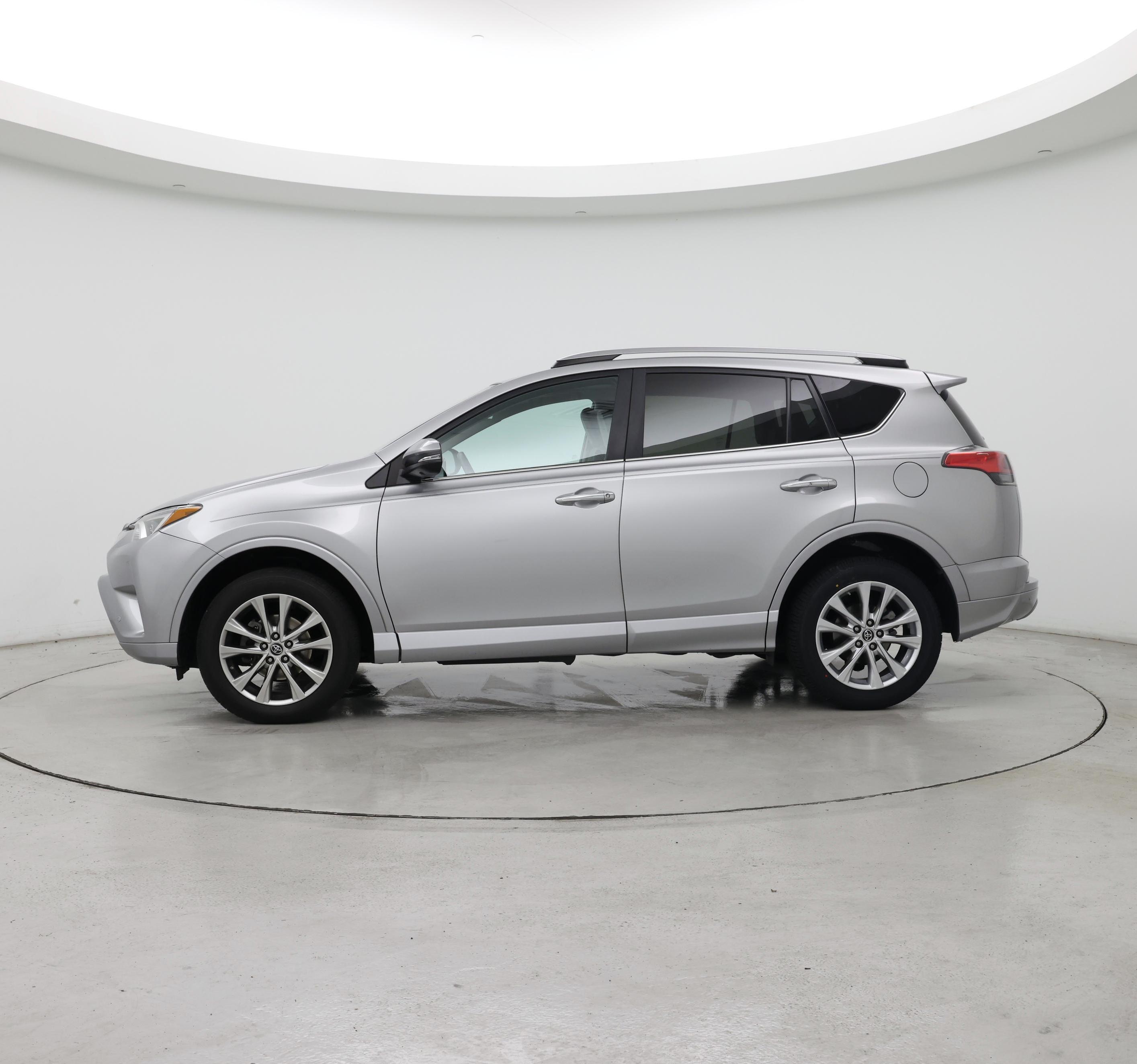 Thumbnail: 2017 Toyota RAV4 - 3