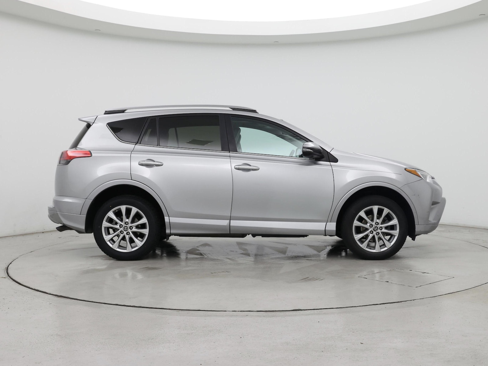 2017 Toyota RAV4 Platinum - Photo 8