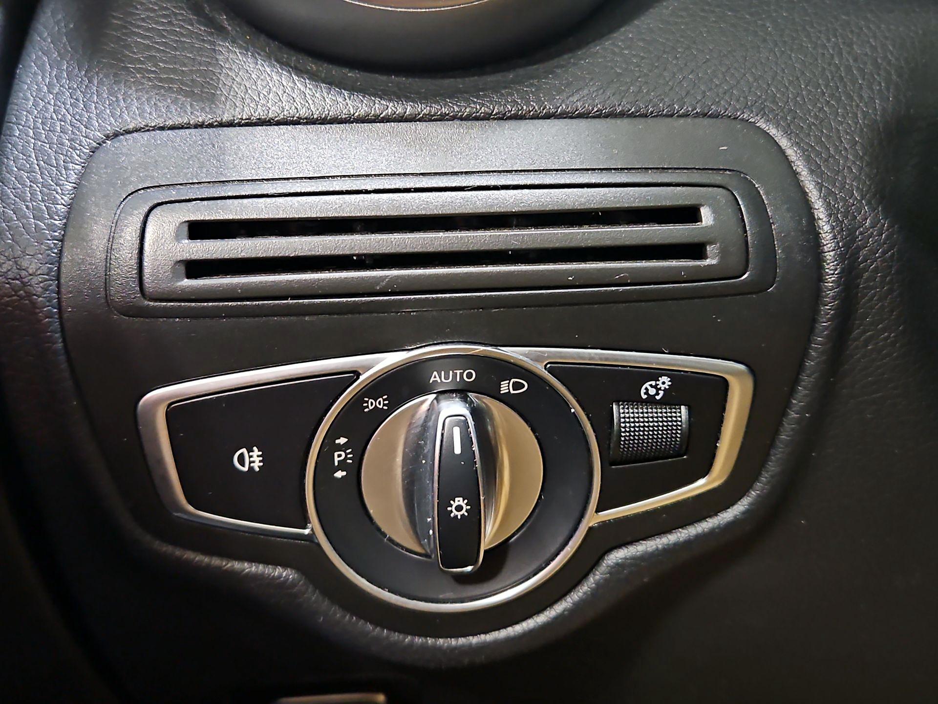 Thumbnail: 2020 Mercedes-Benz GLC - 13