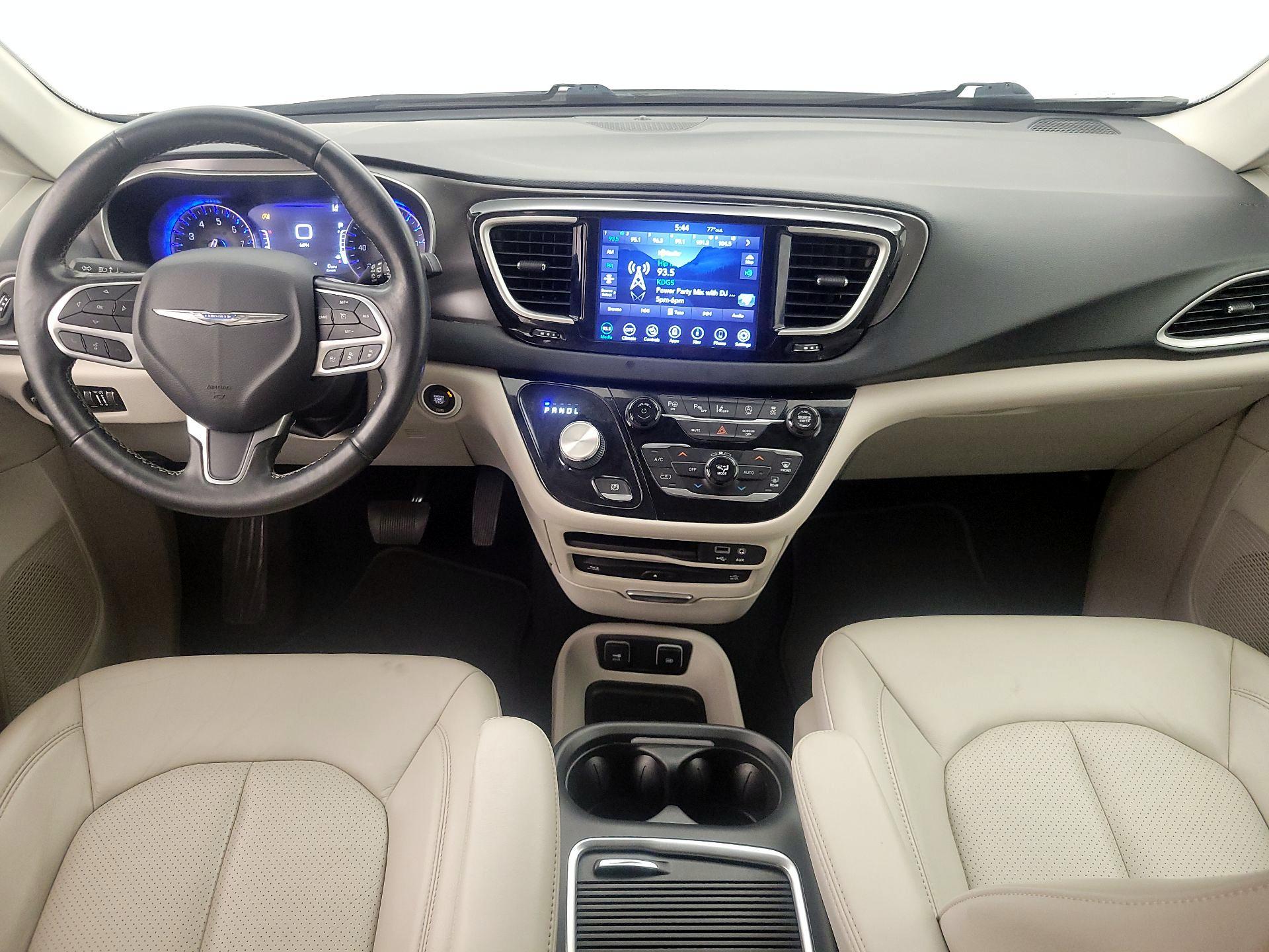 Thumbnail: 2020 Chrysler Pacifica - 9