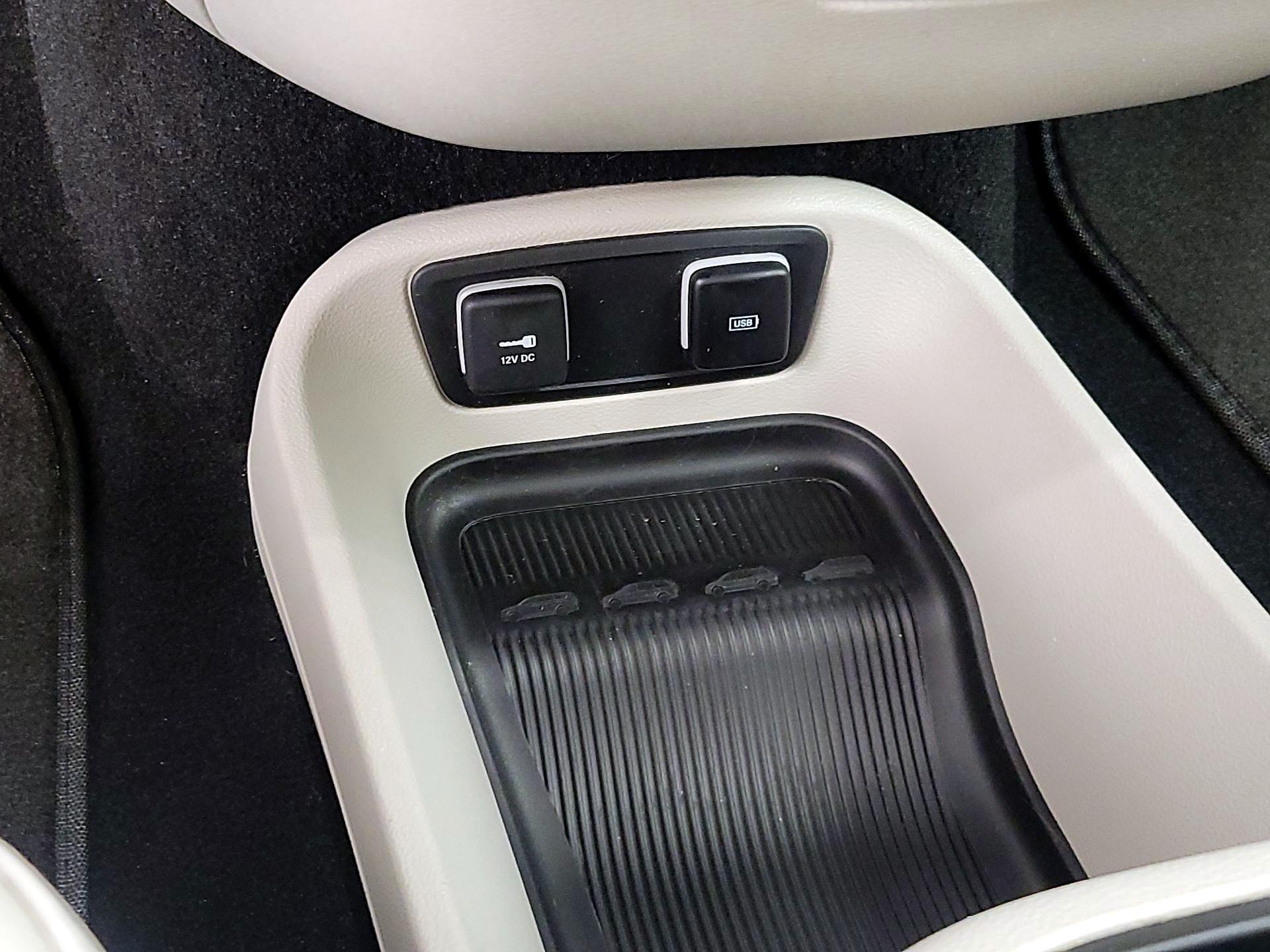 Thumbnail: 2020 Chrysler Pacifica - 19