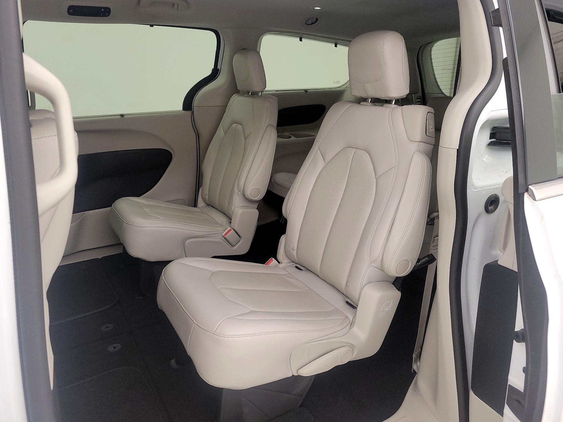 Thumbnail: 2020 Chrysler Pacifica - 20