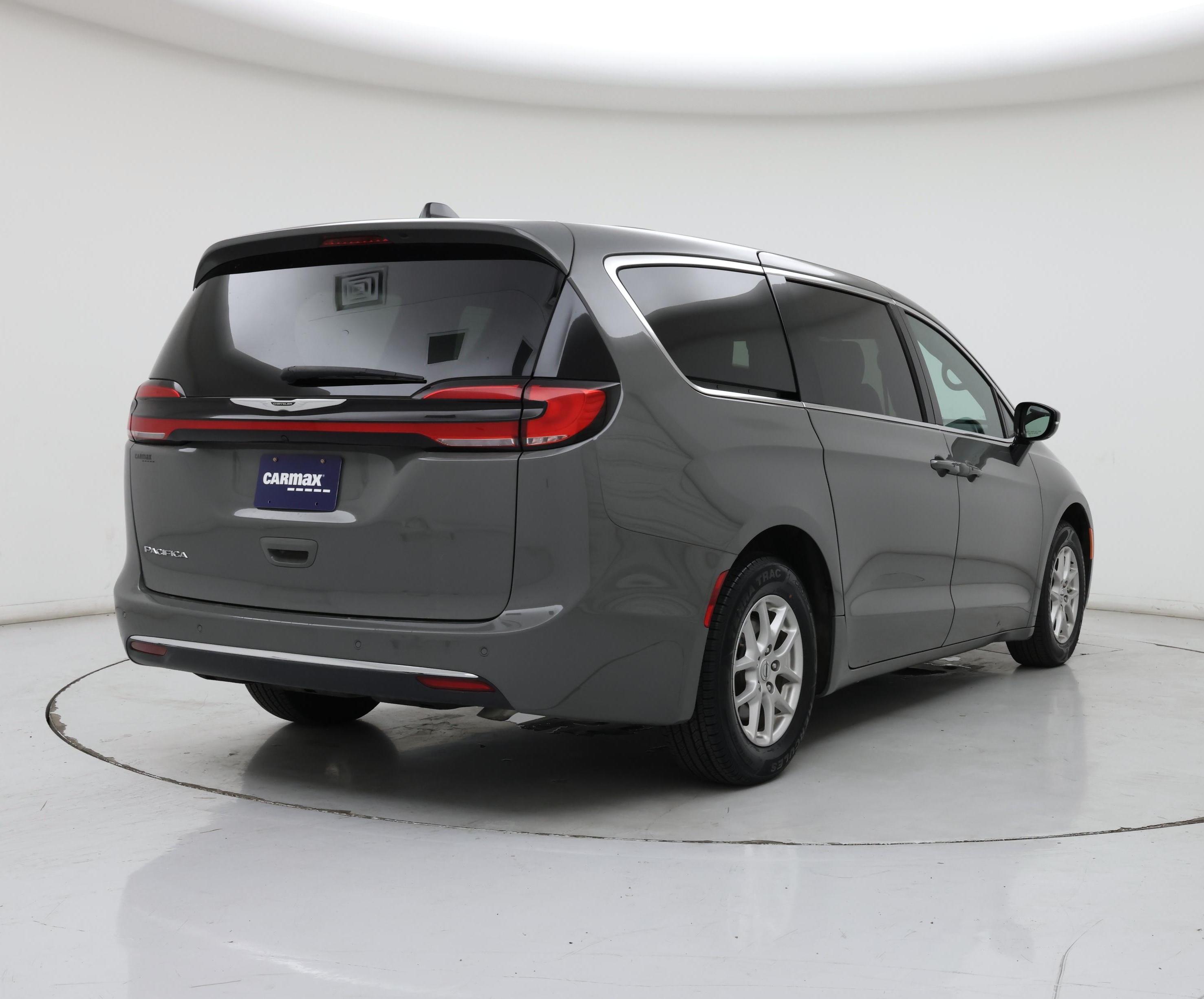 Thumbnail: 2025 Chrysler Pacifica - 8