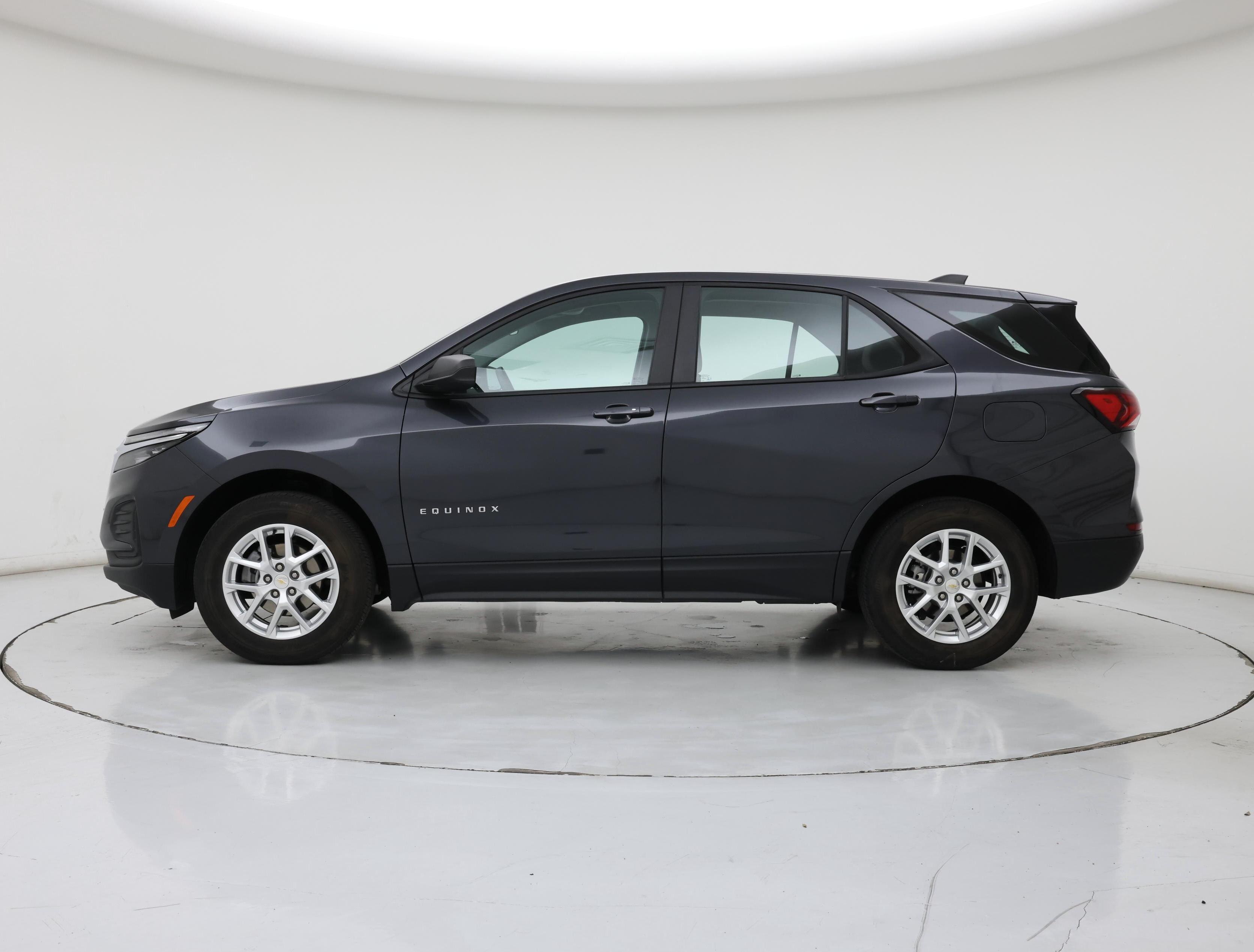 Thumbnail: 2022 Chevrolet Equinox - 3