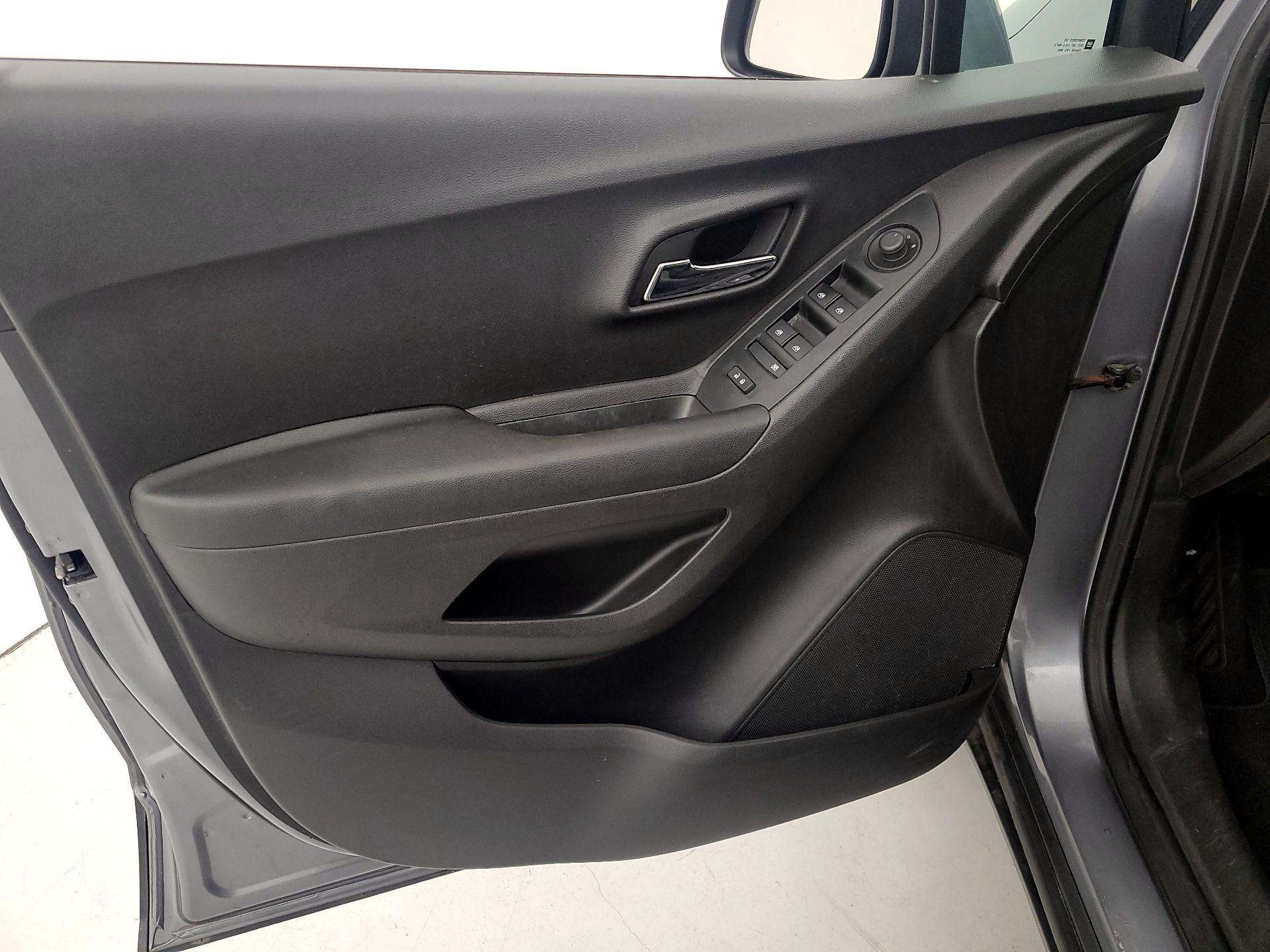 Thumbnail: 2020 Chevrolet Trax - 12