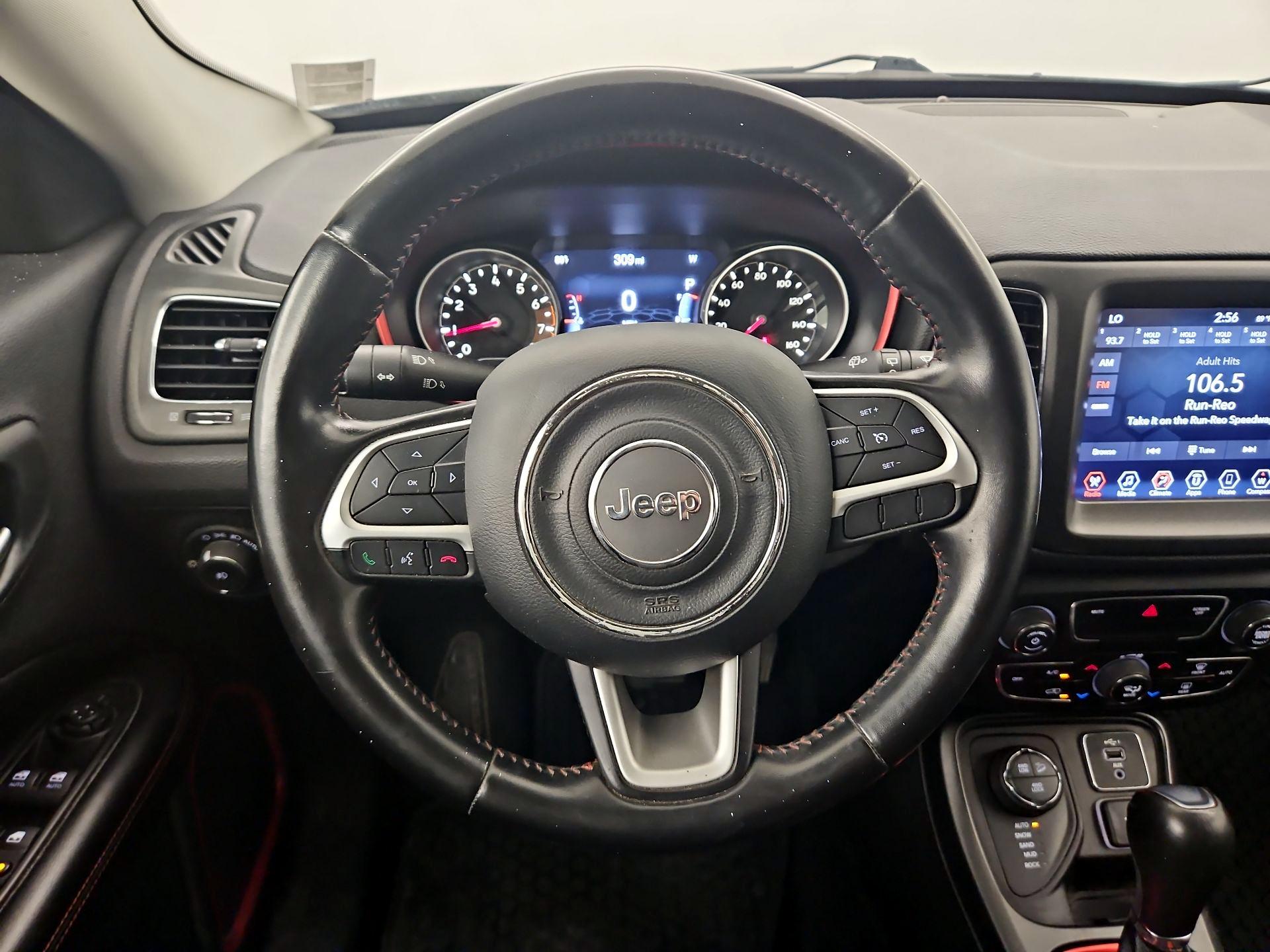 Thumbnail: 2020 Jeep Compass - 10