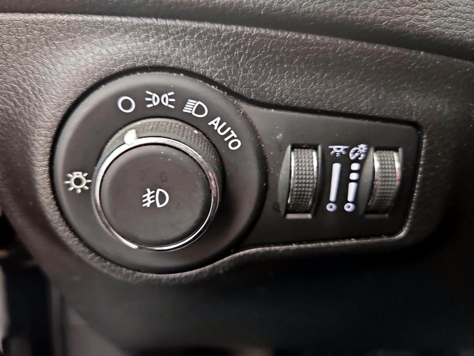 Thumbnail: 2020 Jeep Compass - 13