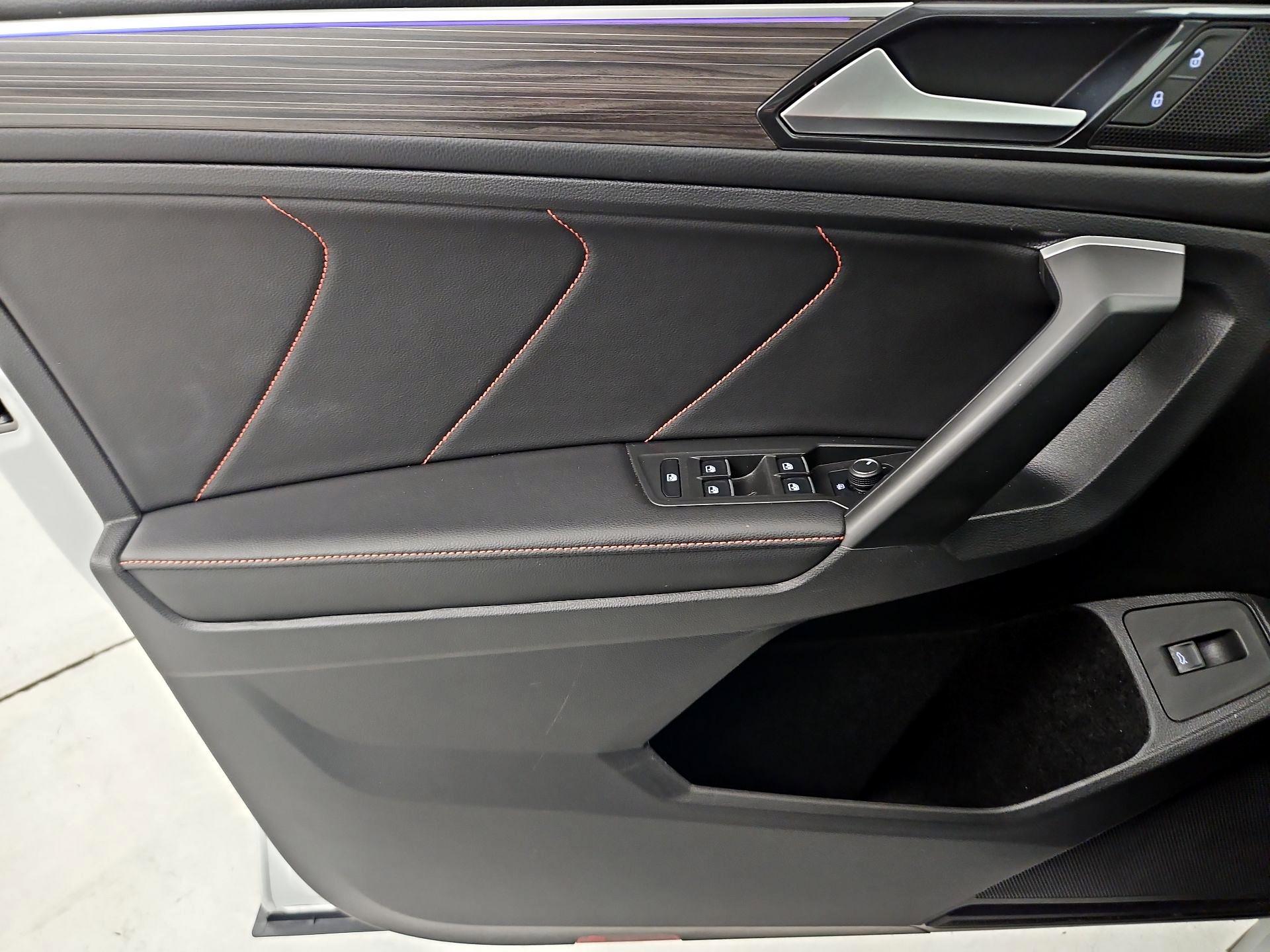 Thumbnail: 2024 Volkswagen Tiguan - 12