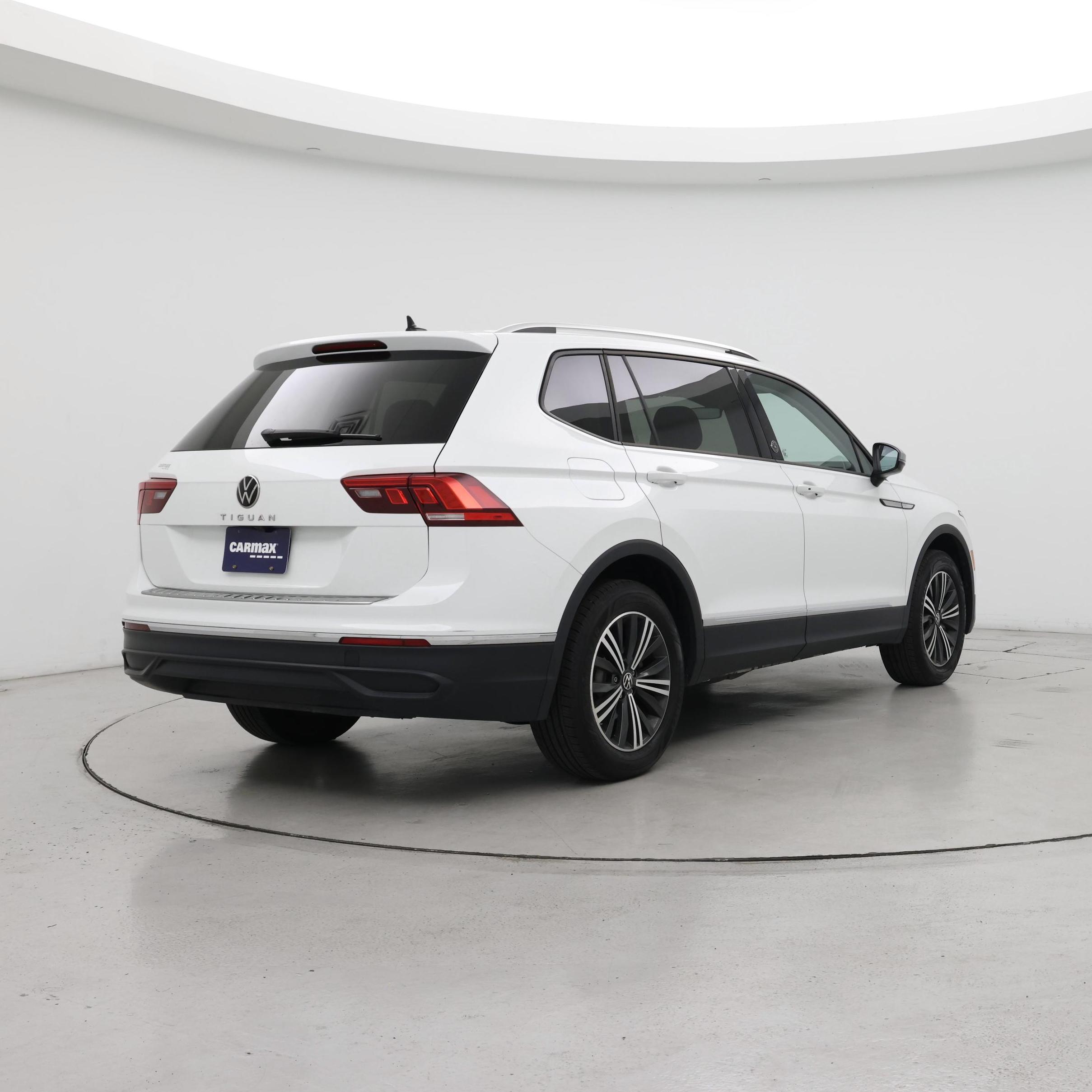 Thumbnail: 2024 Volkswagen Tiguan - 8